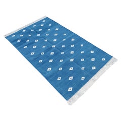 Handgefertigter Flachgewebe-Teppich aus Baumwolle, 3x5 Blauer und weißer Diamant, Indischer Dhurrie