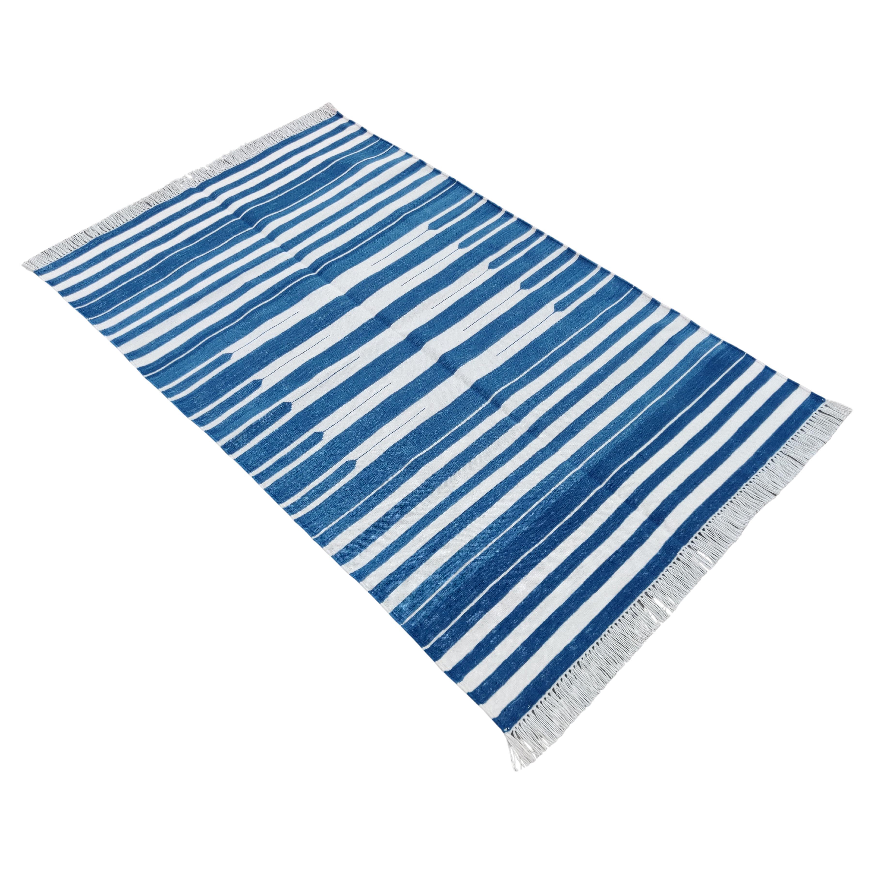 Tapis de sol en coton fait main, 3x5 rayé bleu et blanc Indian Dhurrie