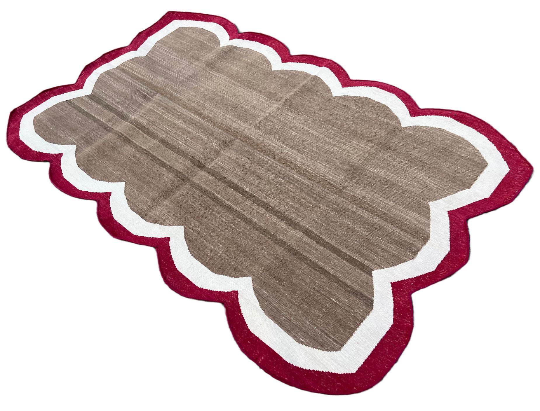 Cotton Vegetable Dyed Brown, Cream And Red Four Sided Scalloped Rug-3'x5' 
(Scallops runs on all Four Sides)
These special flat-weave dhurries are hand-woven with 15 ply 100% cotton yarn. Due to the special manufacturing techniques used to create