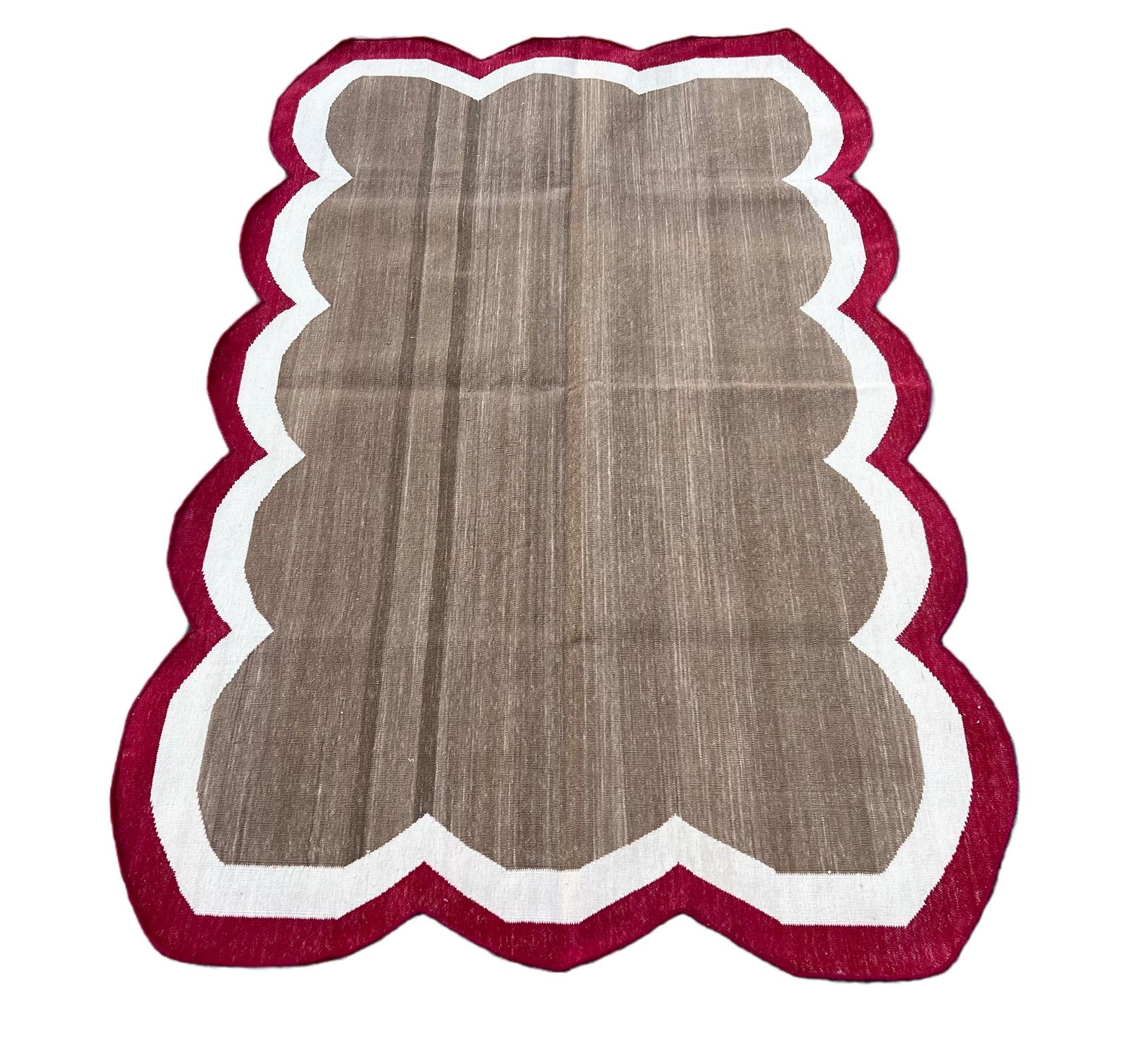 Contemporary Handmade Cotton Area Flat Weave Rug, 3x5 Brown And Red Scalloped Kilim Dhurrie For Sale