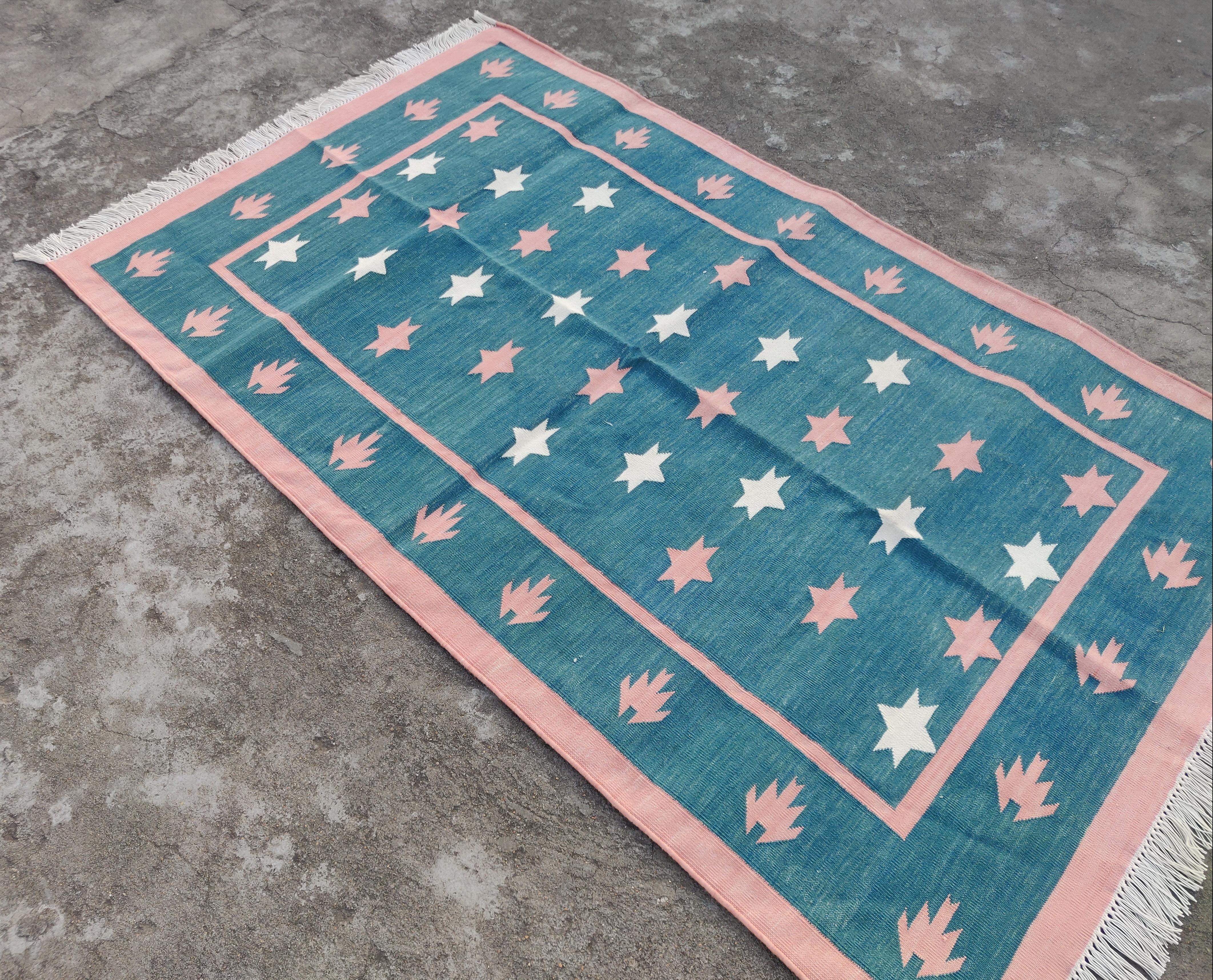Handmade Cotton Area Flat Weave Rug, 3x5 Green And Coral Star Indian Dhurrie Rug For Sale 4