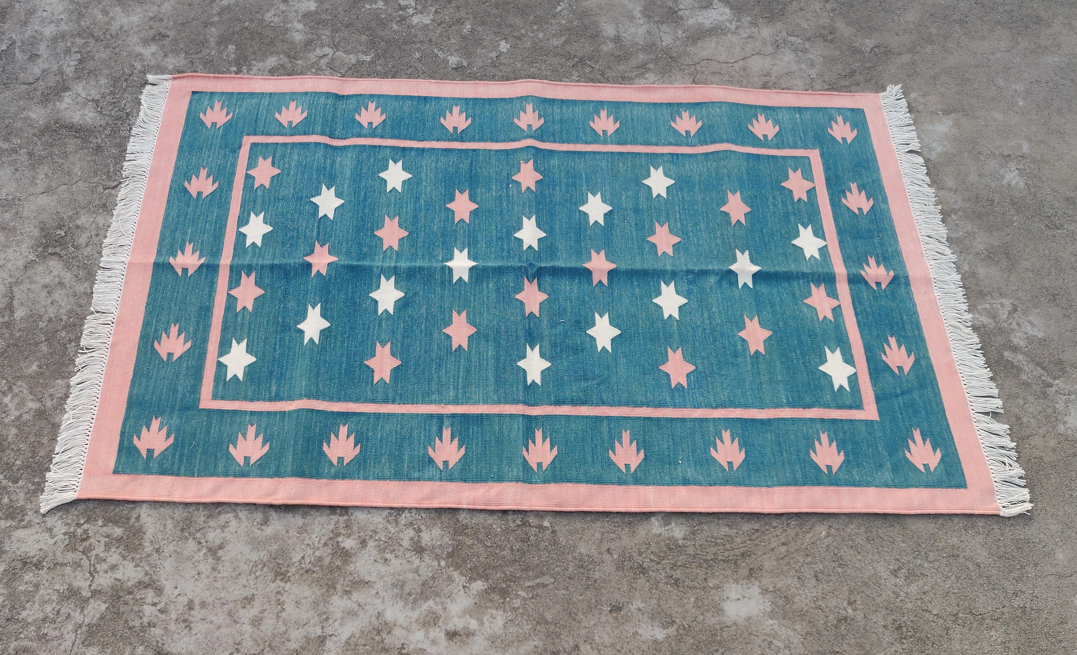 Handmade Cotton Area Flat Weave Rug, 3x5 Green And Coral Star Indian Dhurrie Rug For Sale 5