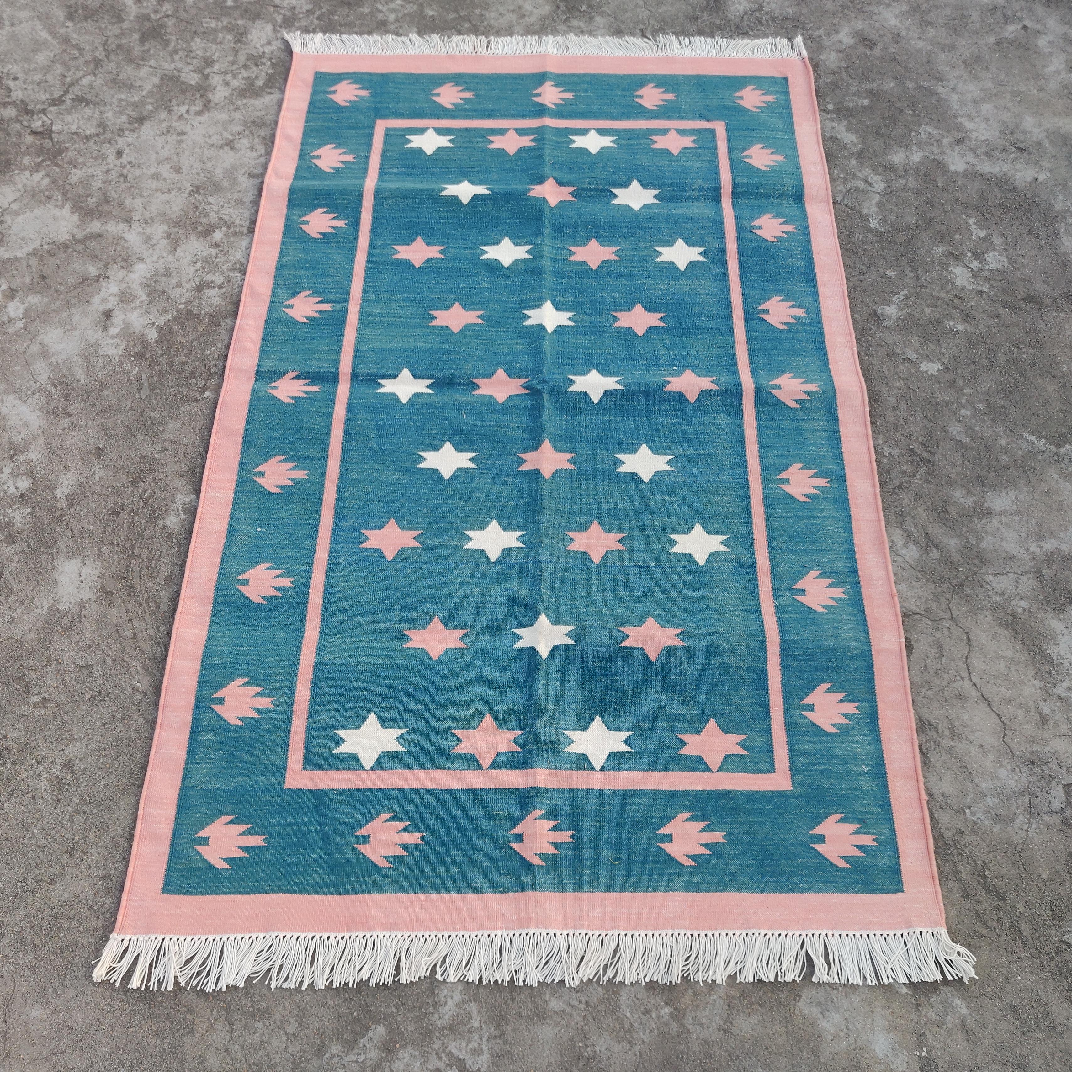 Contemporary Handmade Cotton Area Flat Weave Rug, 3x5 Green And Coral Star Indian Dhurrie Rug For Sale