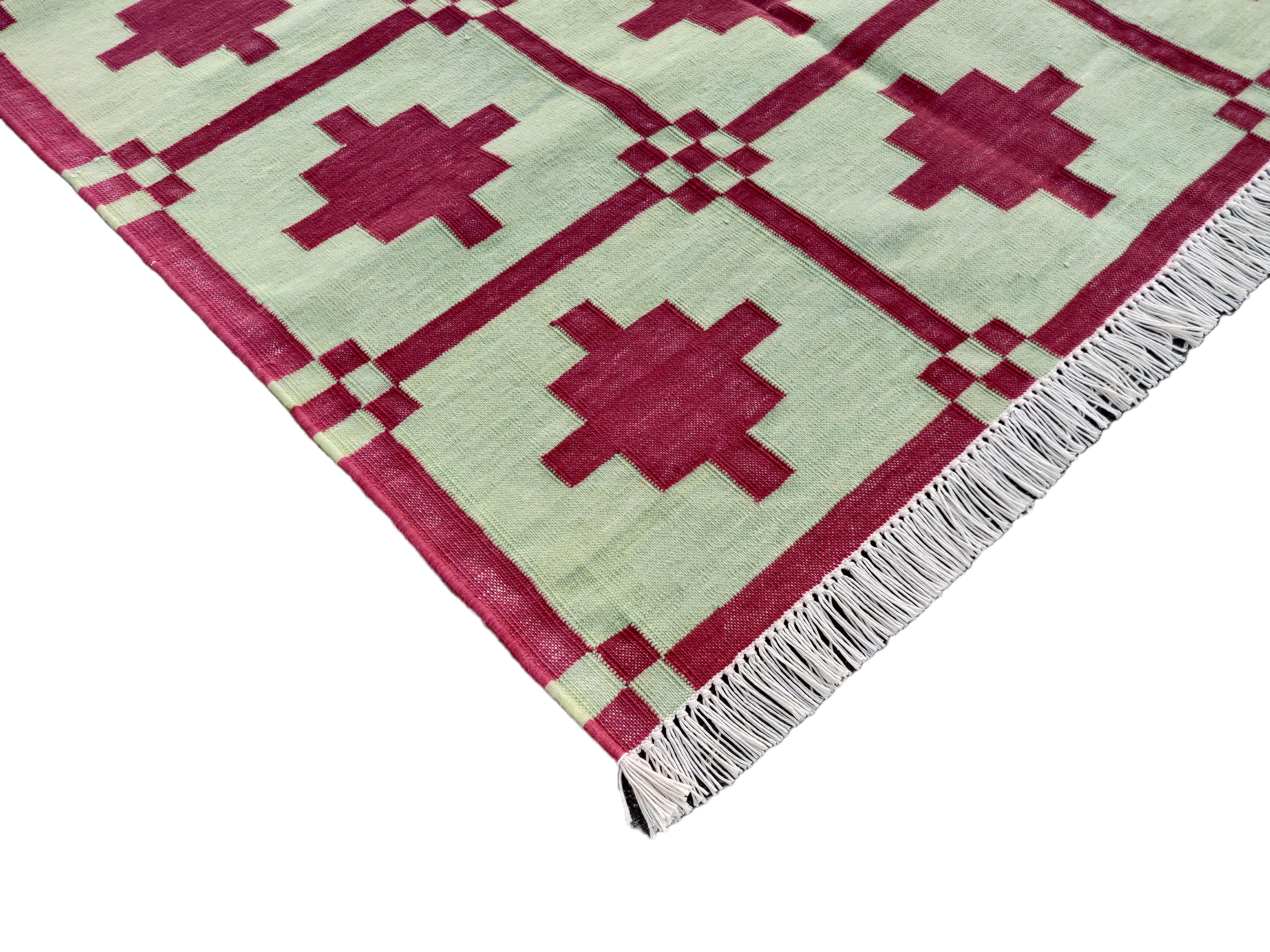 Mid-Century Modern Handmade Cotton Area Flat Weave Rug, 3x5 Green And Pink Star Indian Dhurrie Rug For Sale