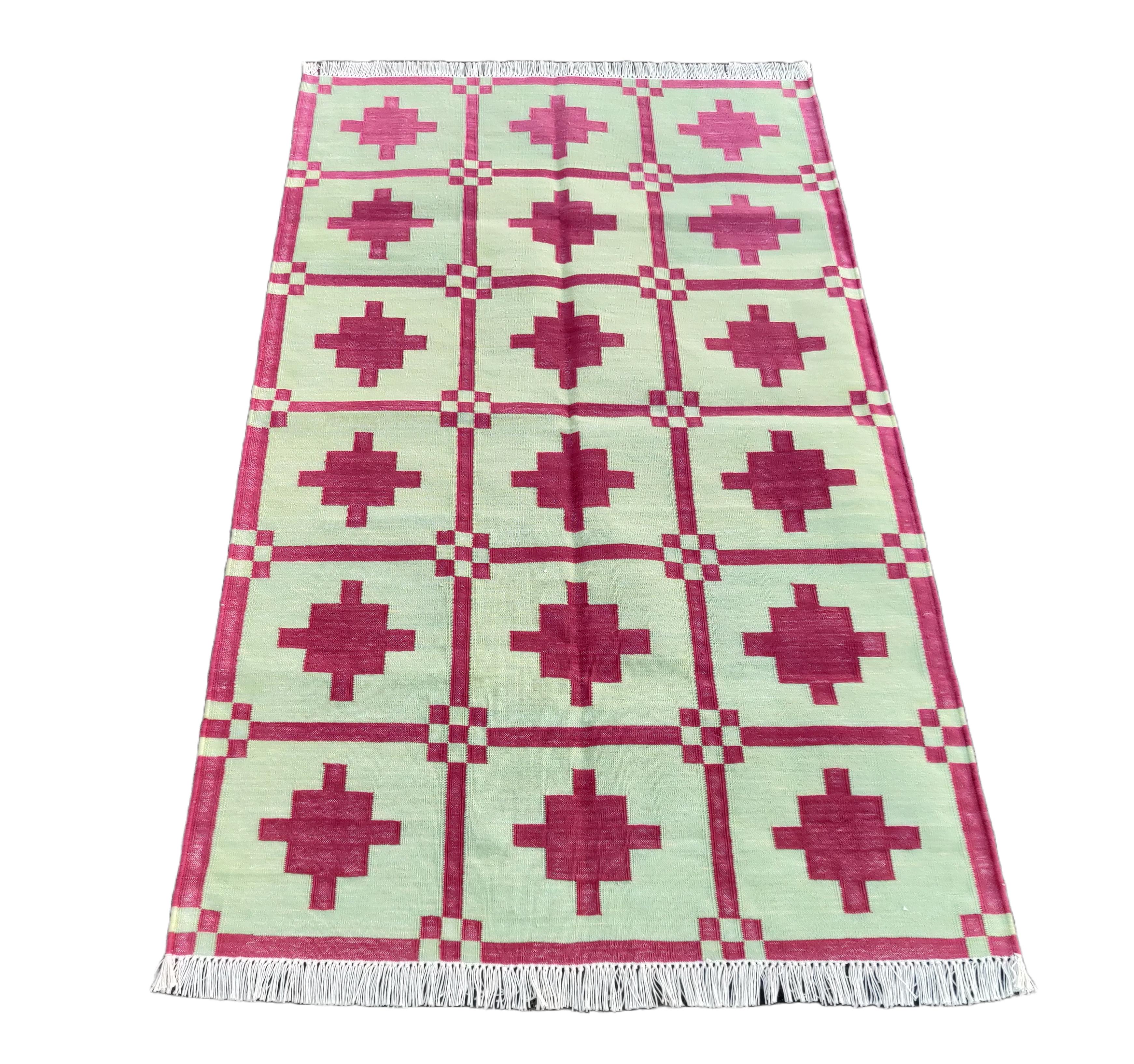 Contemporary Handmade Cotton Area Flat Weave Rug, 3x5 Green And Pink Star Indian Dhurrie Rug For Sale