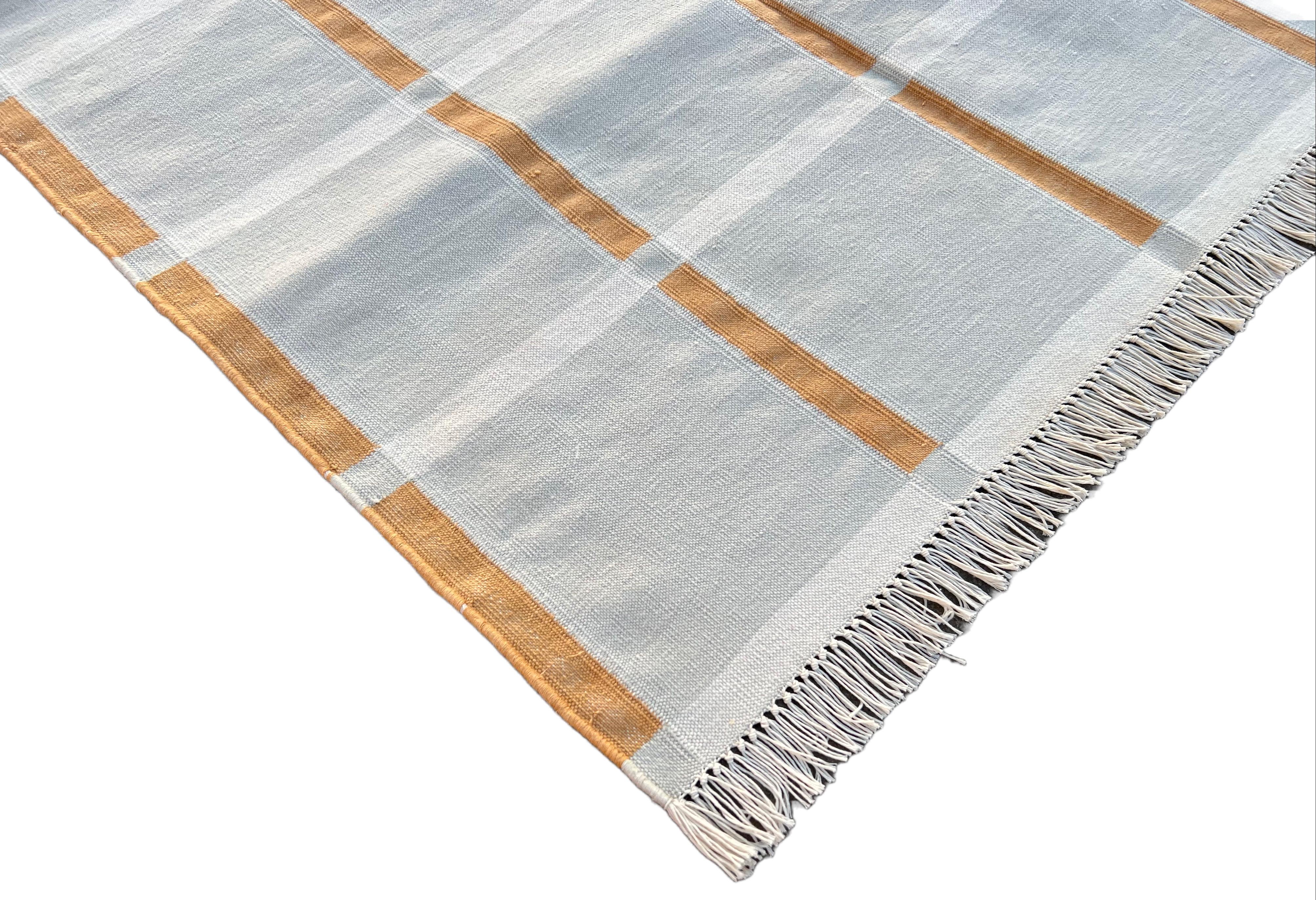 Alfombra de Algodón Hecha a Mano, 3x5 Cuadros Grises y Naranjas Dhurrie India Moderno de mediados de siglo en venta