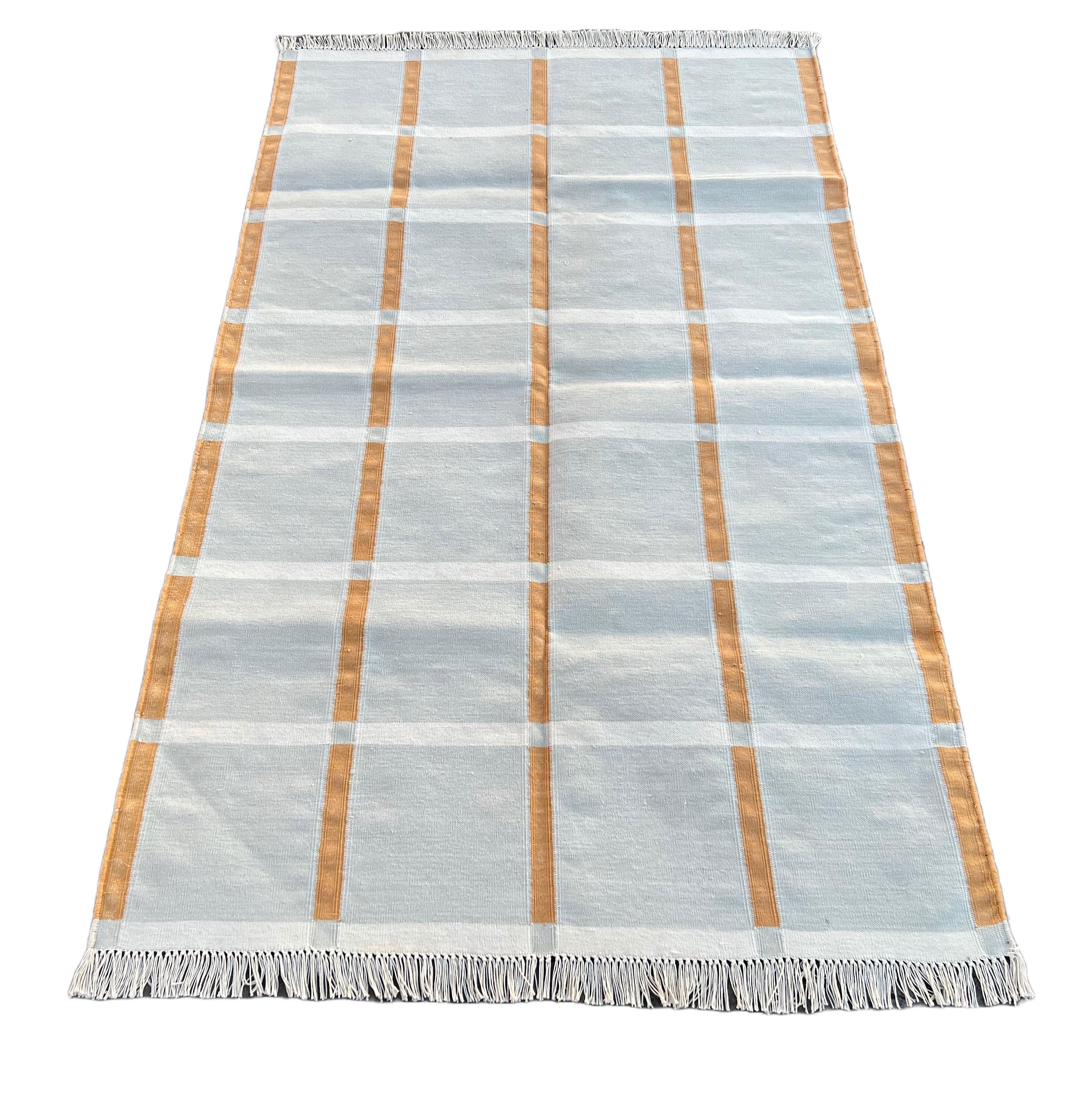 Alfombra de Algodón Hecha a Mano, 3x5 Cuadros Grises y Naranjas Dhurrie India en venta 2