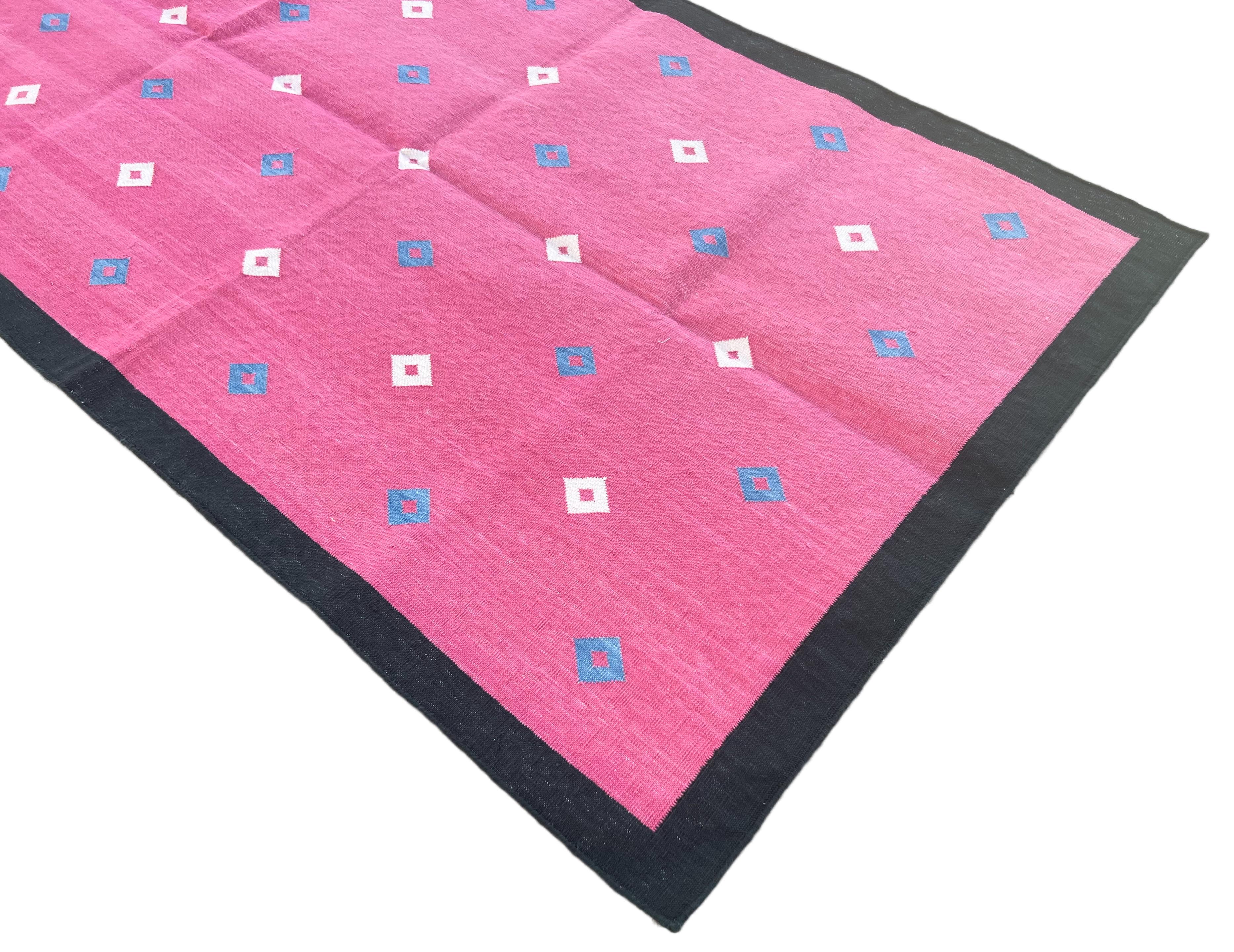 Hand-Woven Handmade Cotton Area Flat Weave Rug, 3x5 Pink And Black Diamond Indian Dhurrie For Sale