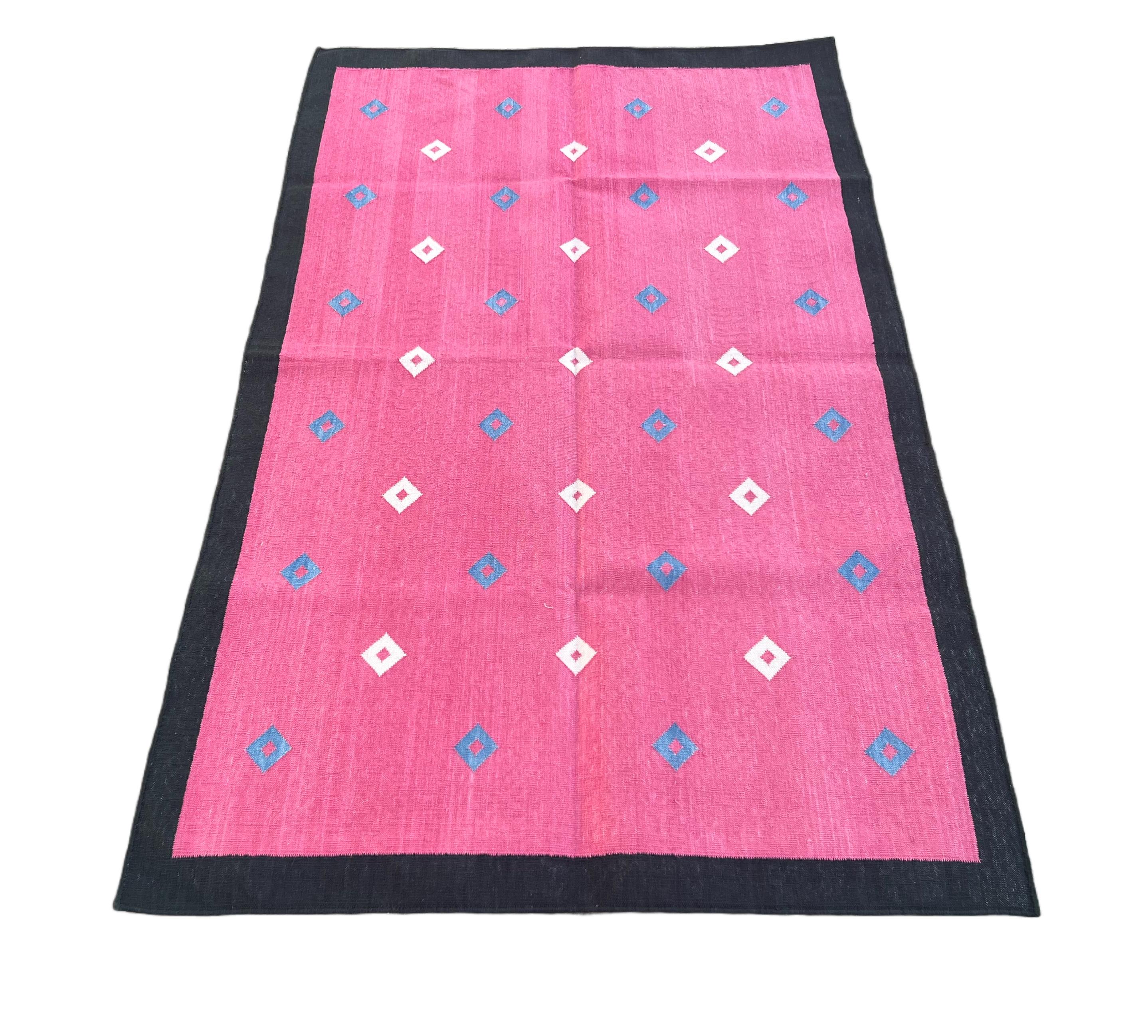 Handmade Cotton Area Flat Weave Rug, 3x5 Pink And Black Diamond Indian Dhurrie For Sale 1