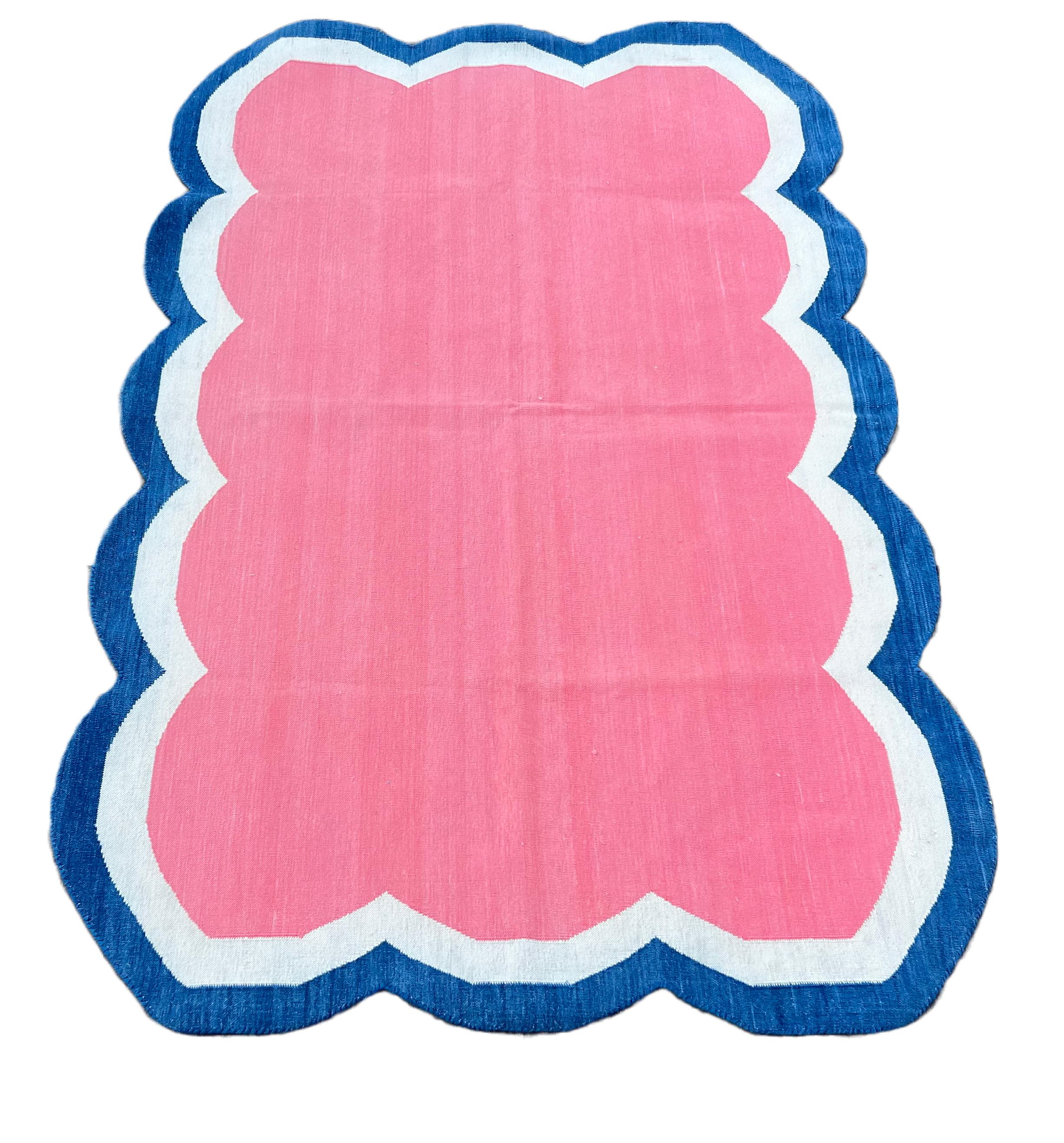 Hand-Woven Handmade Cotton Area Flat Weave Rug, 3x5 Pink And Blue Scalloped Kilim Dhurrie For Sale