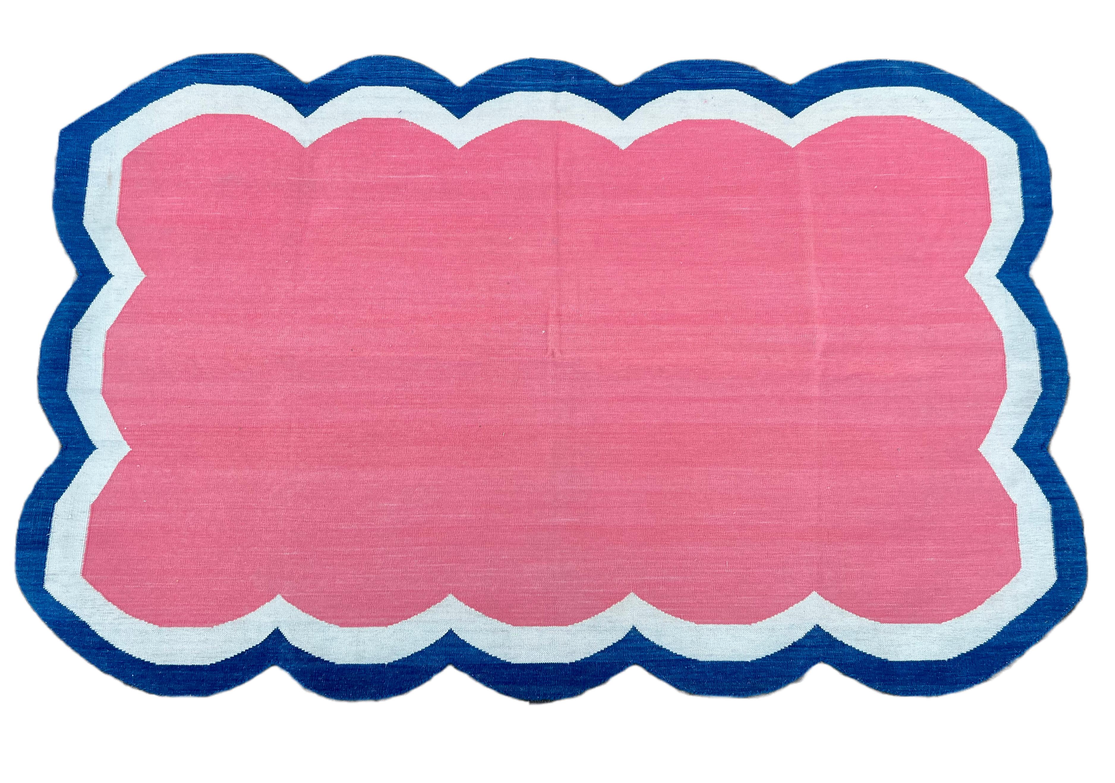 Handmade Cotton Area Flat Weave Rug, 3x5 Pink And Blue Scalloped Kilim Dhurrie For Sale 2