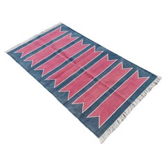 Handgefertigter Flachgewebe-Teppich aus Baumwolle, 3x5 Rosa und Blau gestreifter indischer Dhurrie