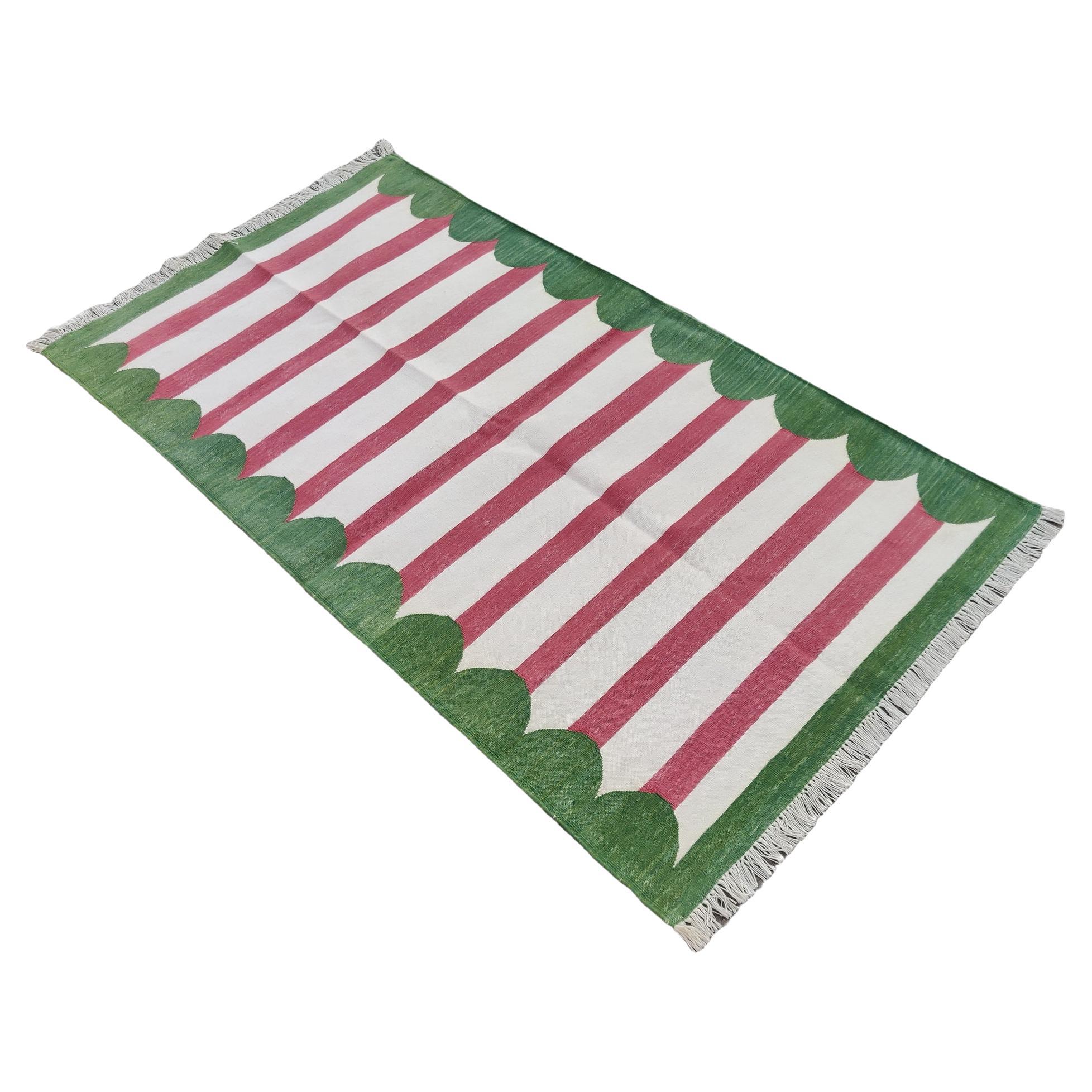 Handgefertigter Flachgewebe-Teppich aus Baumwolle, 3x5 Rosa und Grün gestreifter indischer Dhurrie