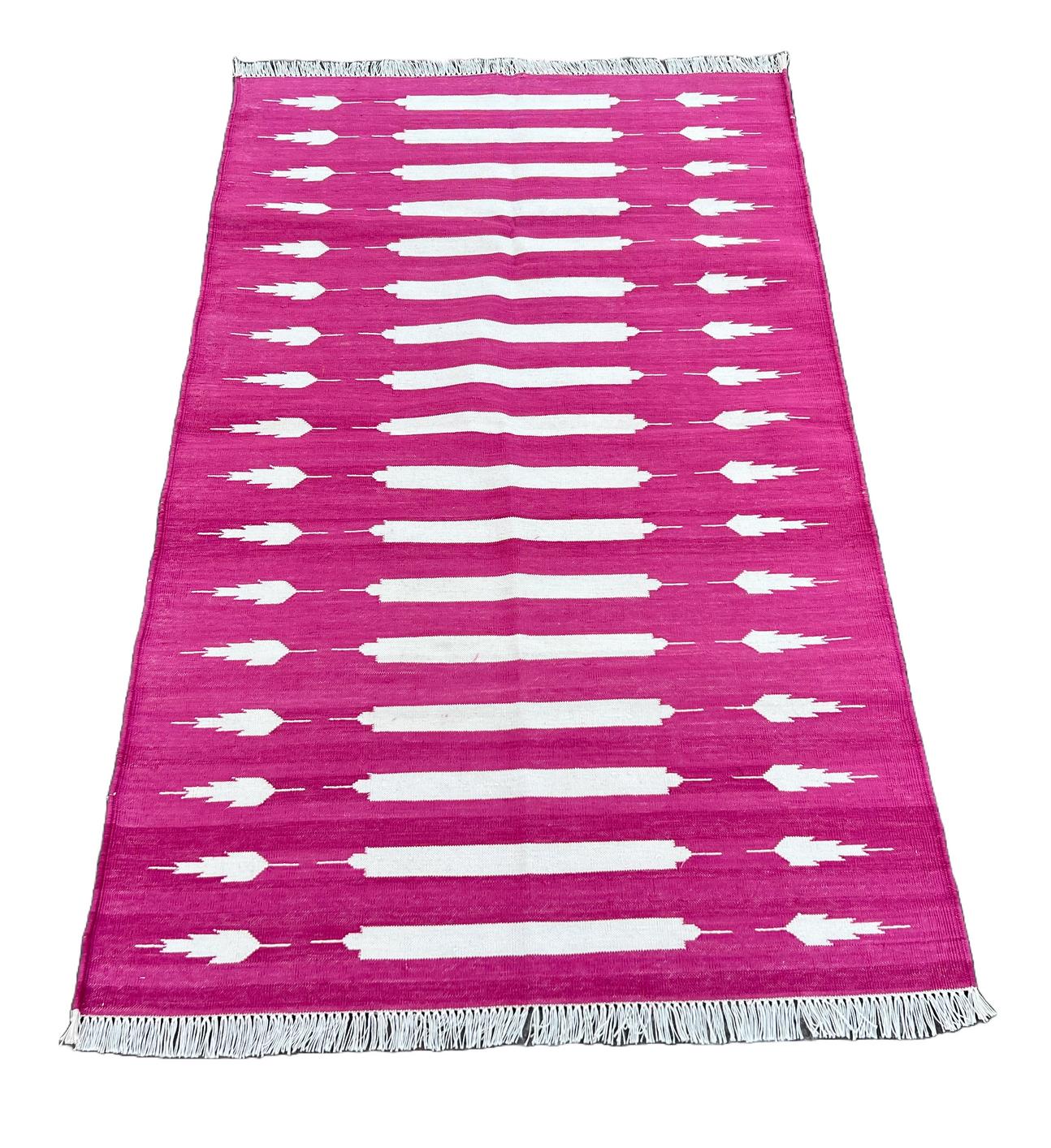 Handmade Cotton Area Flat Weave Rug, 3x5 Pink And White Striped Indian Dhurrie In New Condition For Sale In Jaipur, IN