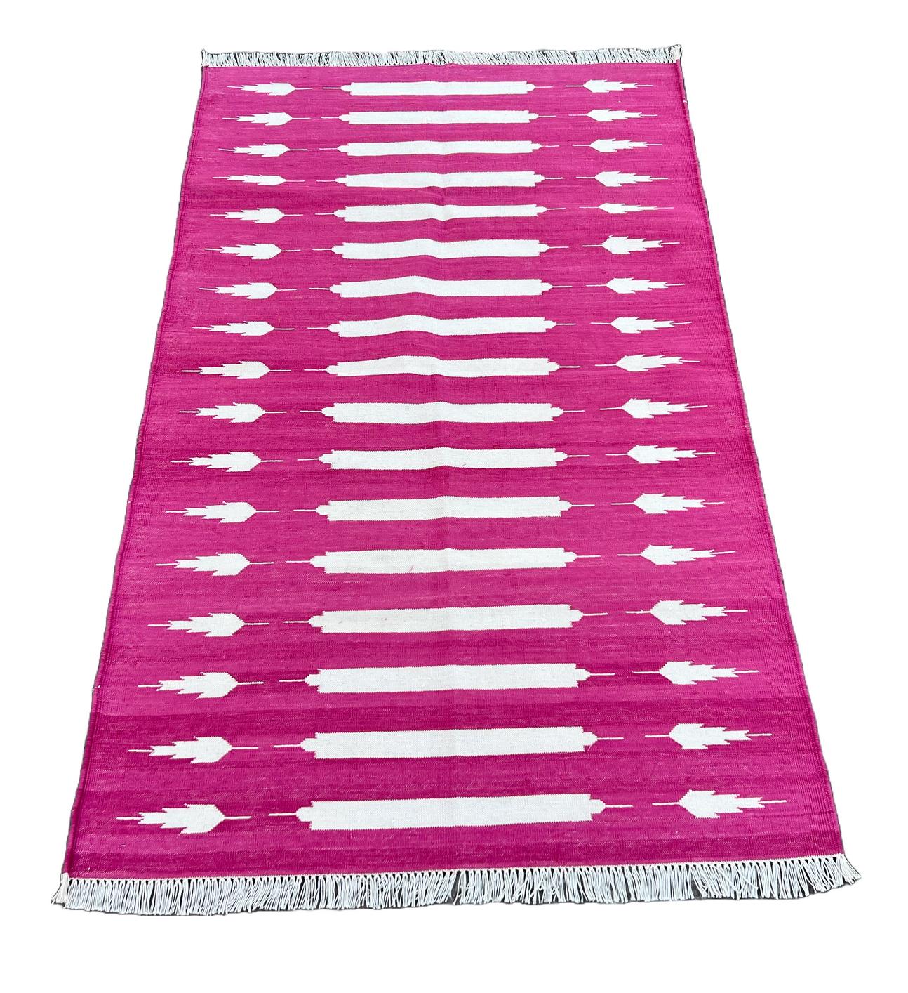 Handmade Cotton Area Flat Weave Rug, 3x5 Pink And White Striped Indian Dhurrie In New Condition For Sale In Jaipur, IN