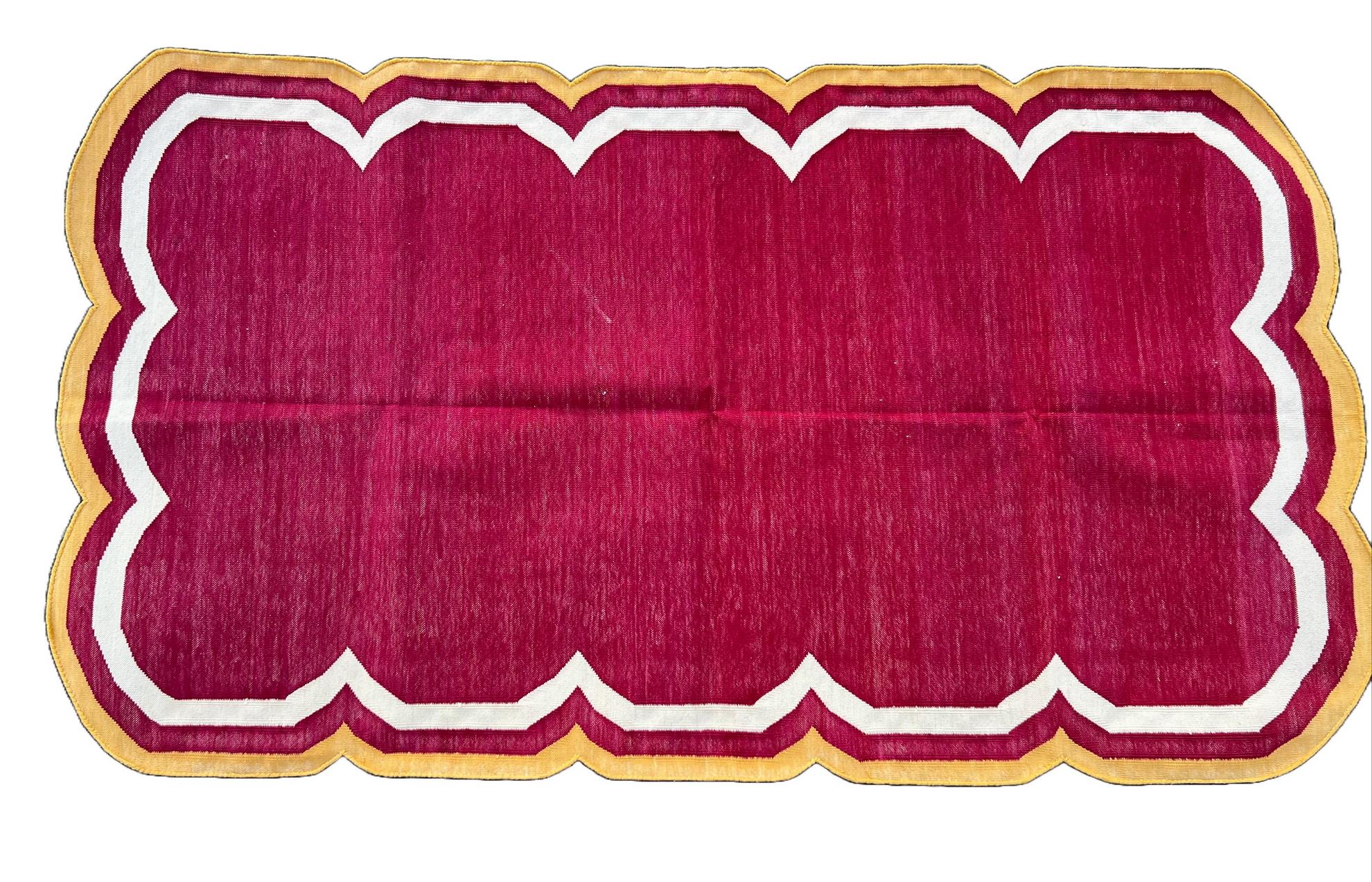 Handmade Cotton Area Flat Weave Rug, 3x5 Pink And Yellow Scalloped Kilim Dhurrie For Sale 3