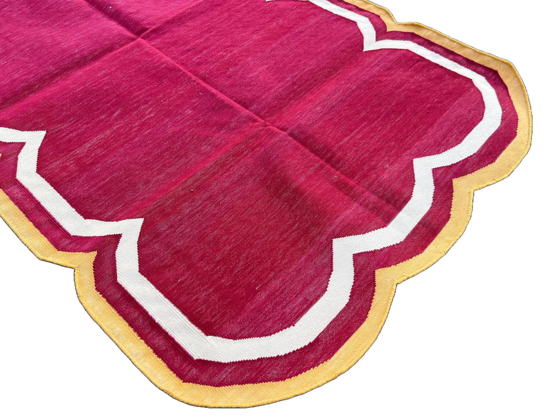Indian Handmade Cotton Area Flat Weave Rug, 3x5 Pink And Yellow Scalloped Kilim Dhurrie For Sale