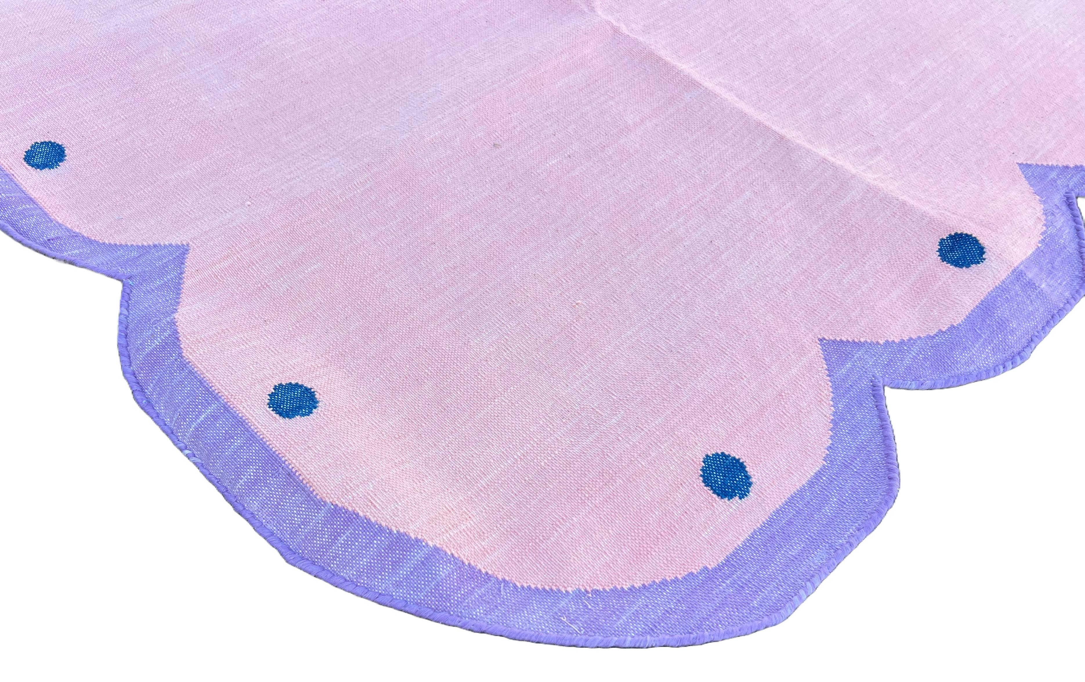 Arts and Crafts Handmade Cotton Area Flat Weave Rug, 3x5 Pink, Lavender Scalloped Indian Dhurrie For Sale