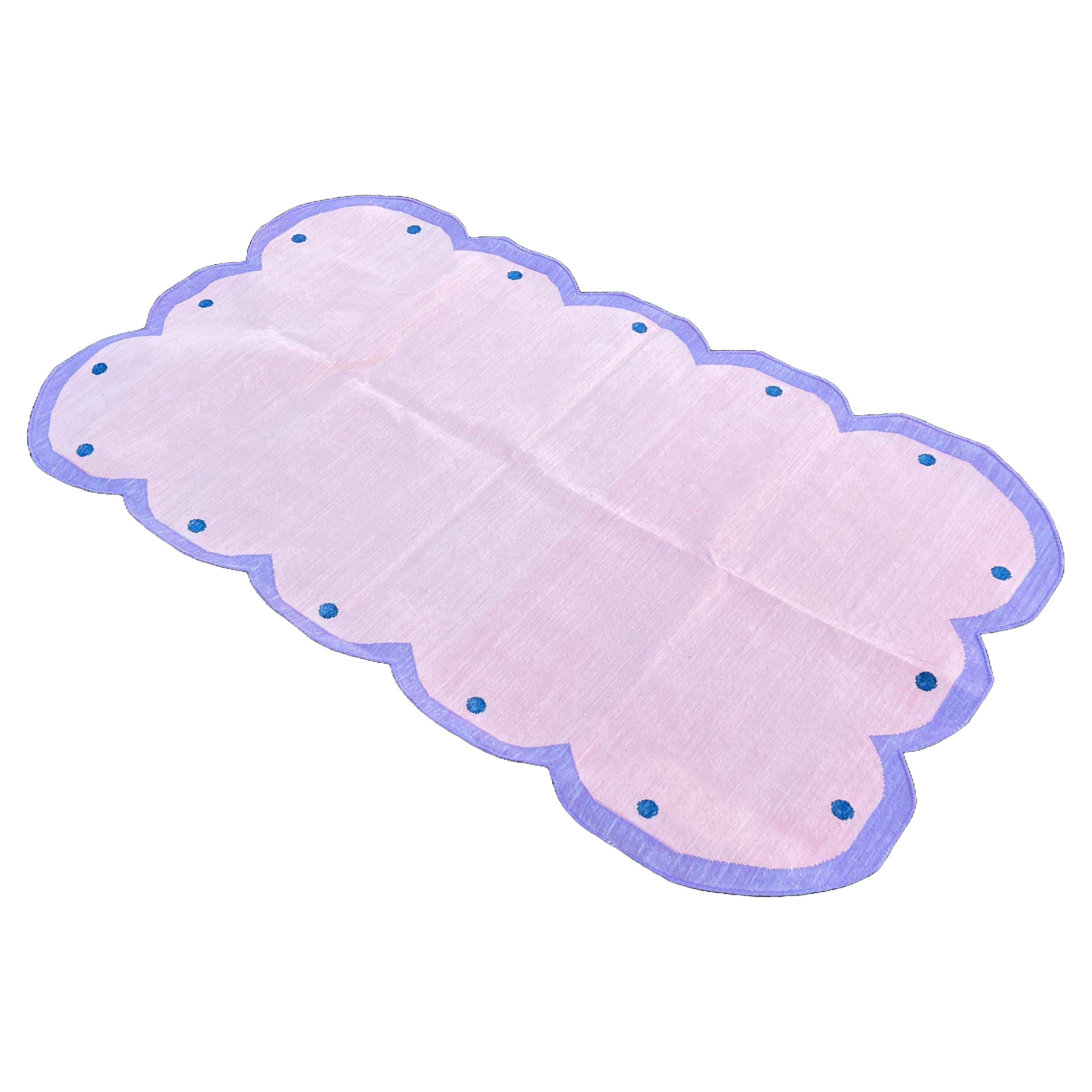 Handmade Cotton Area Flat Weave Rug, 3x5 Pink, Lavender Scalloped Indian Dhurrie For Sale