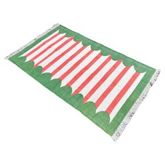 Handgefertigter Flachgewebe-Teppich aus Baumwolle, 3x5 rot und grün gestreifter indischer Dhurrie