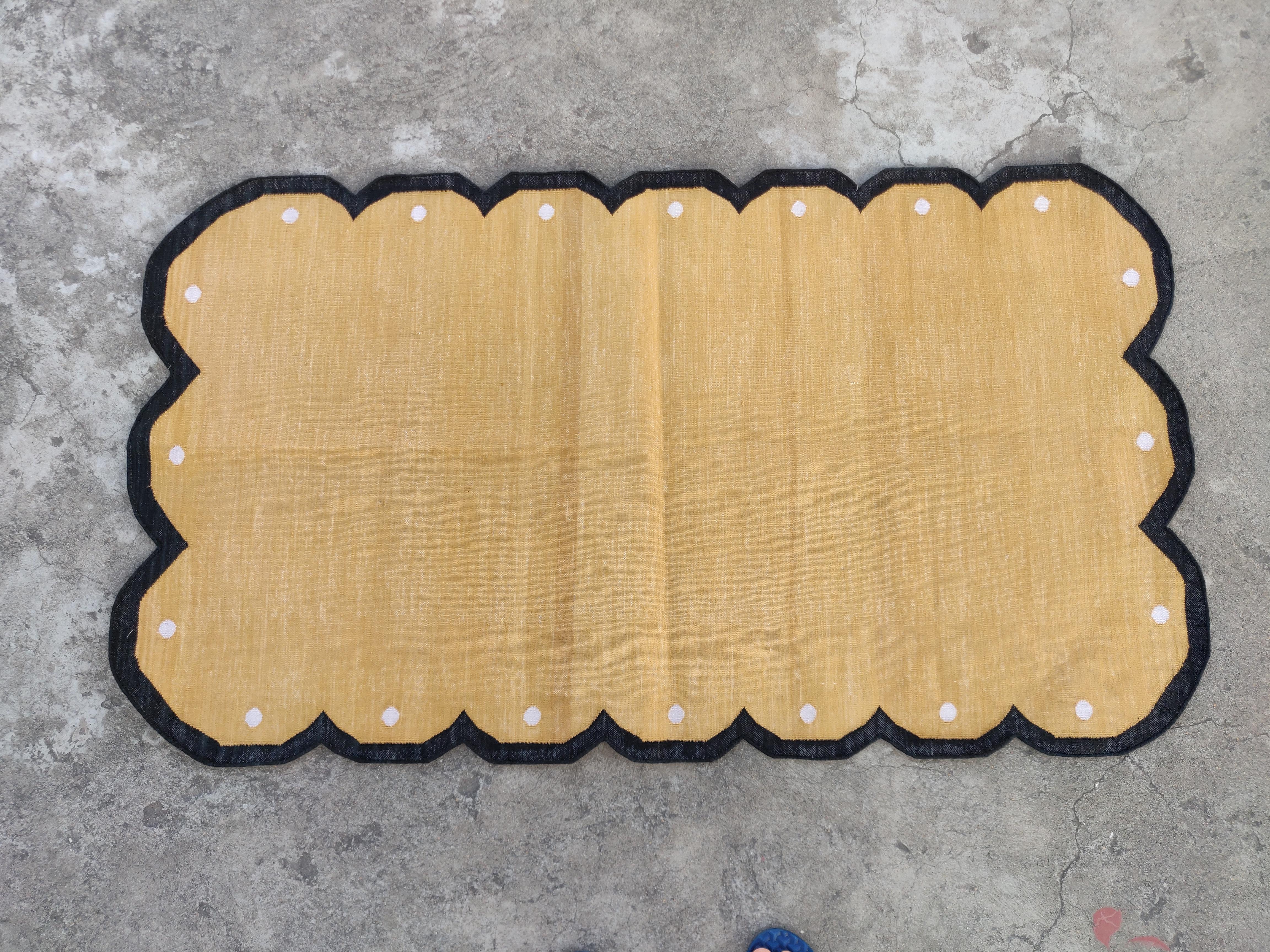 Handmade Cotton Area Flat Weave Rug, 3'x5' Yellow Black Scalloped Indian Dhurrie For Sale 2