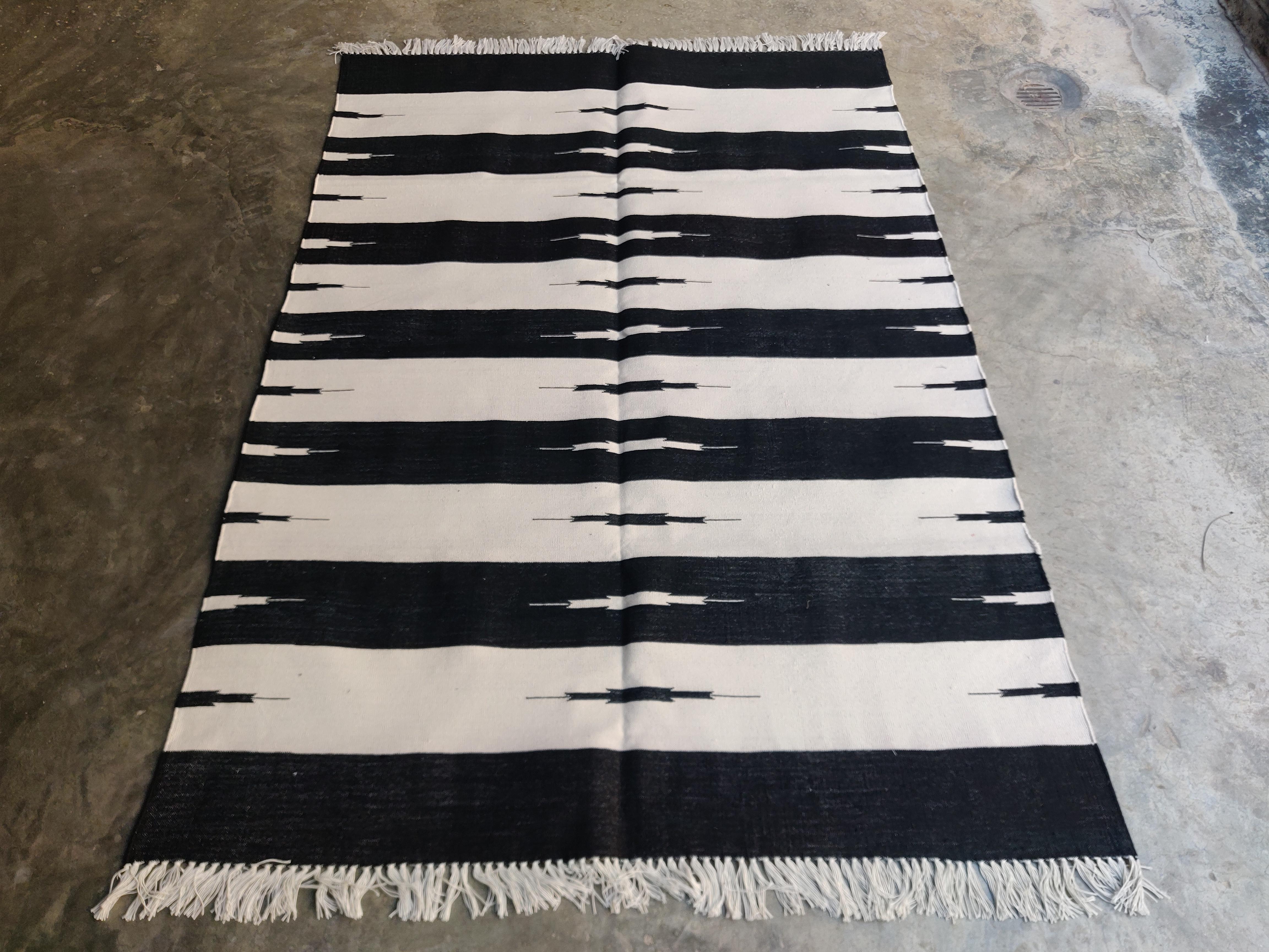 Hand-Woven Handmade Cotton Area Flat Weave Rug, 4x6 Black And White Striped Indian Dhurrie For Sale