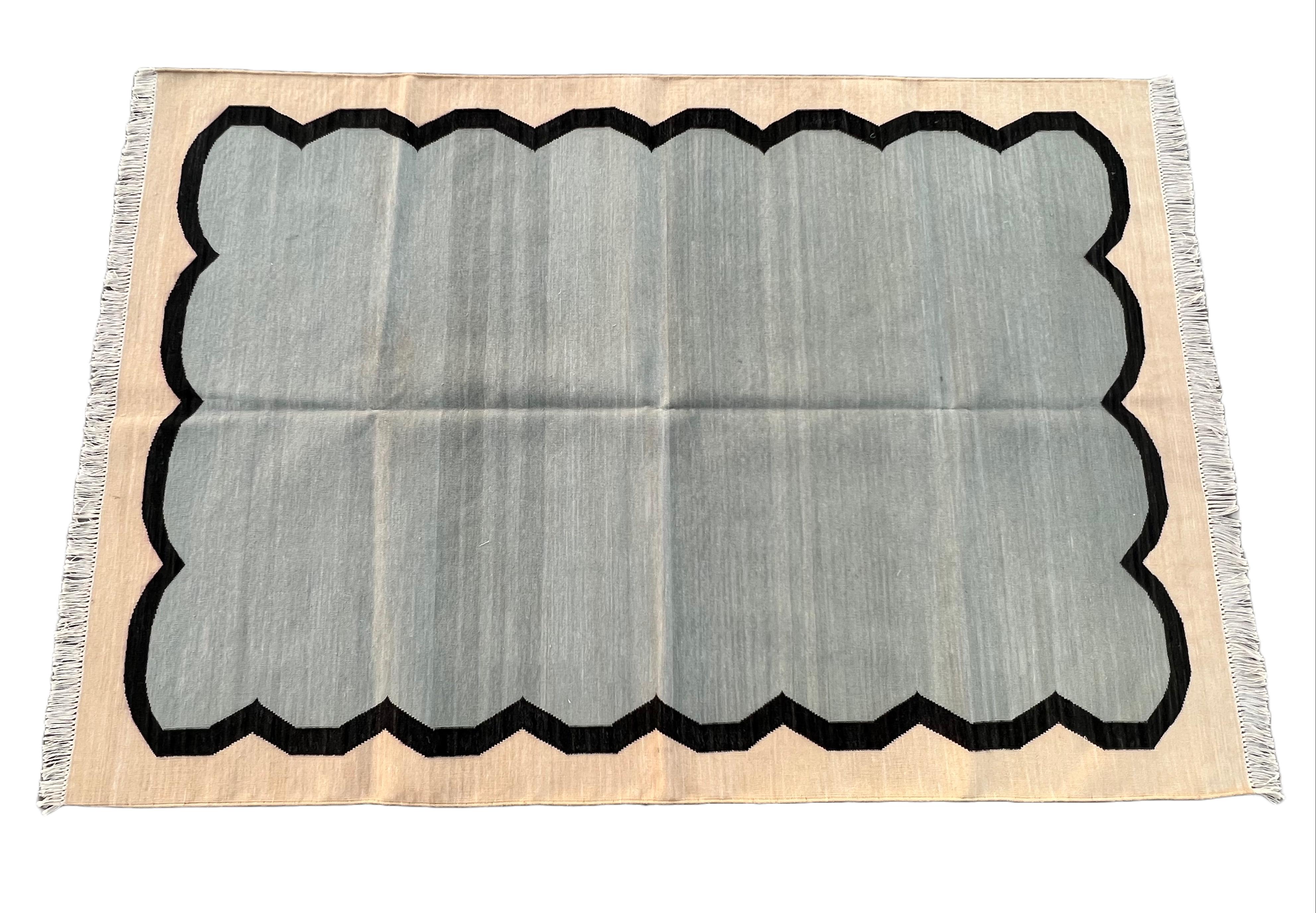 Handmade Cotton Area Flat Weave Rug, 4x6 Blue And Cream Scallop Striped Dhurrie For Sale 3