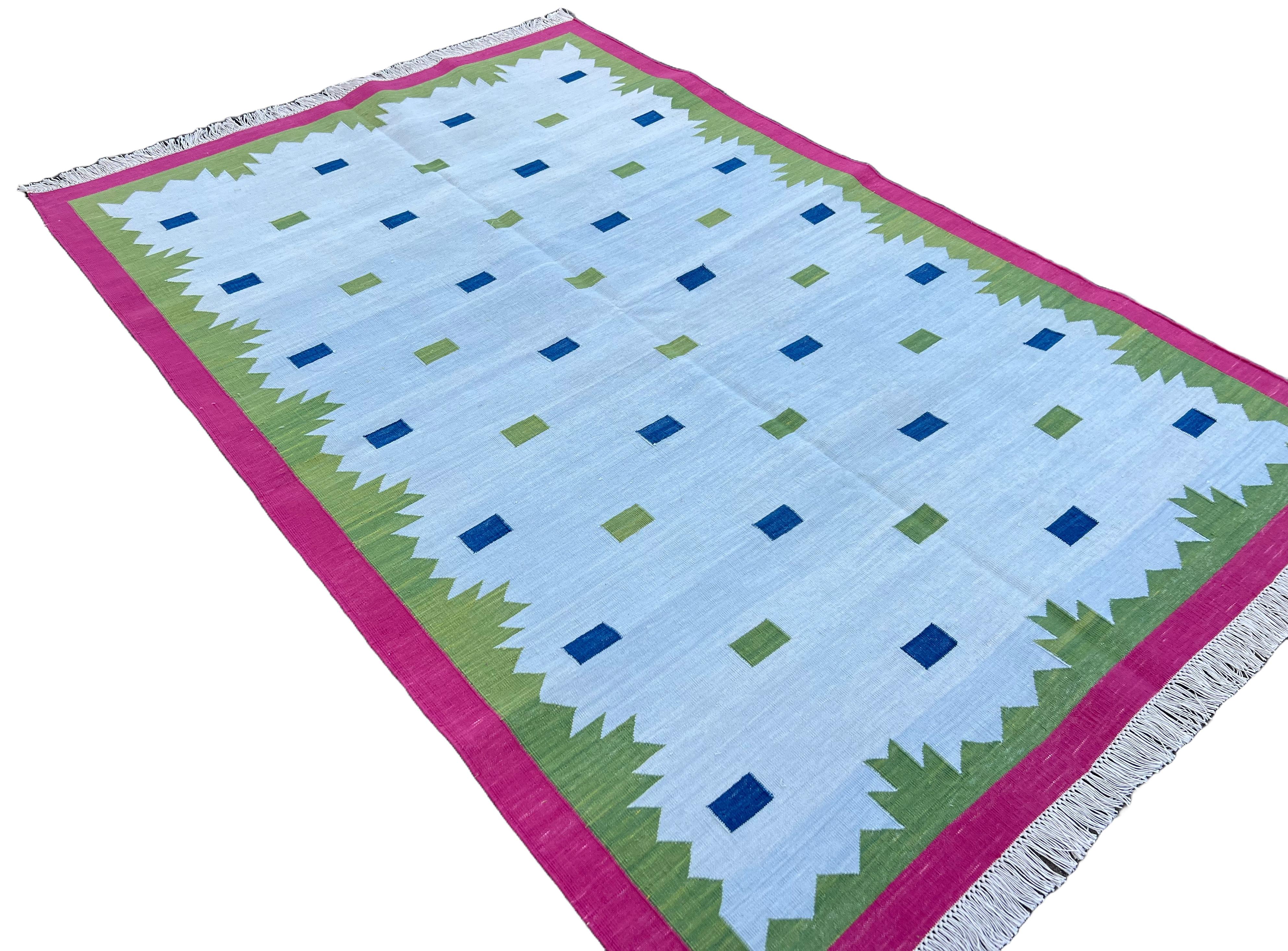 Cotone Tappeto a tessitura piatta in cotone fatto a mano, 4x6 Blu e Verde Geometrico Indiano Dhurrie in vendita