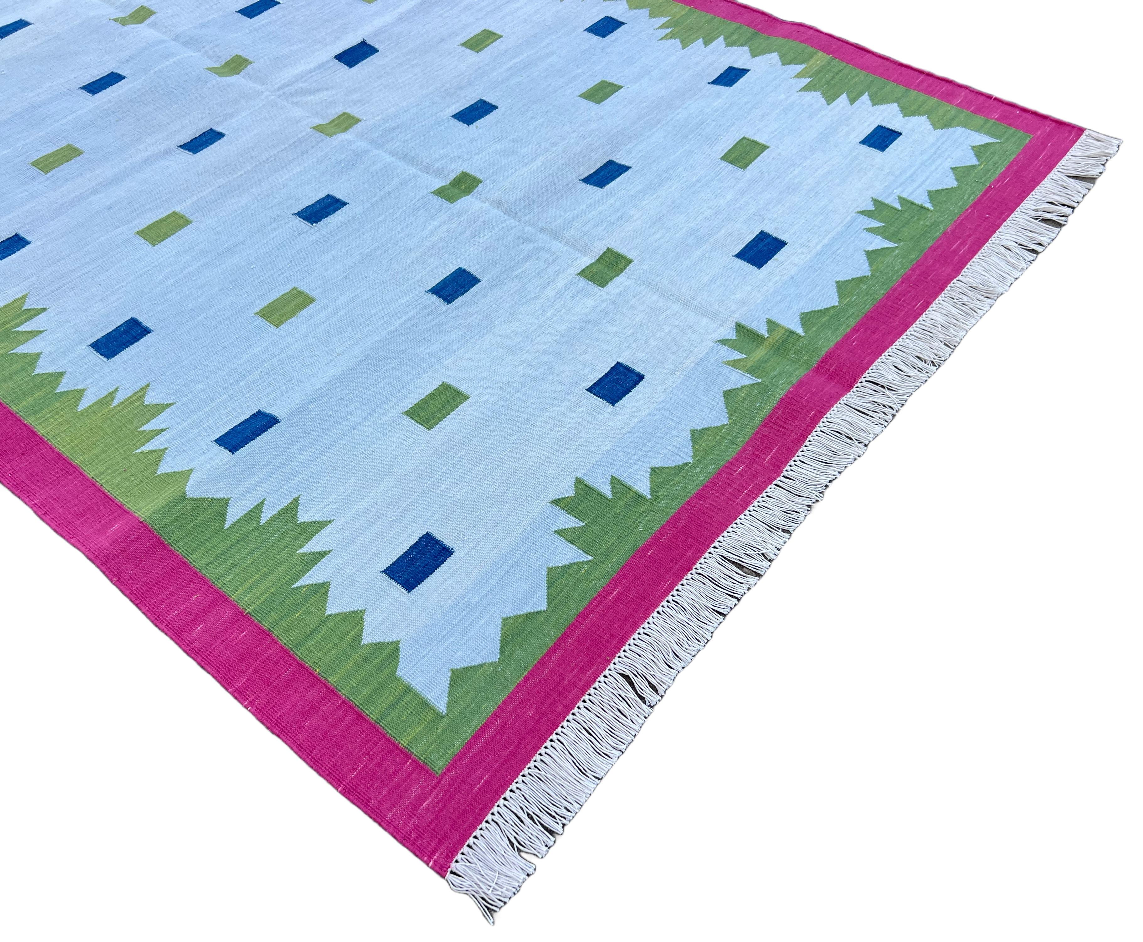 Tappeto a tessitura piatta in cotone fatto a mano, 4x6 Blu e Verde Geometrico Indiano Dhurrie in vendita 1