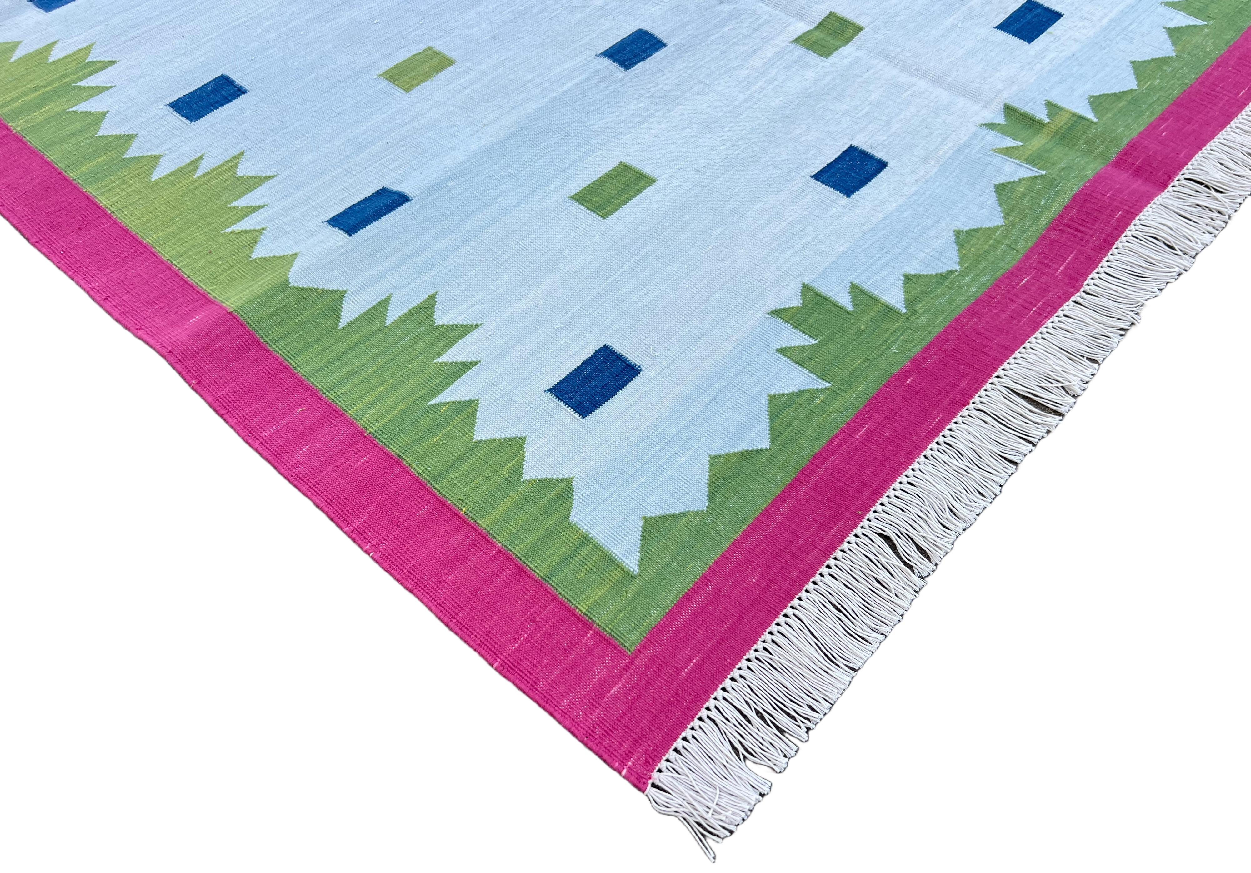 Tappeto a tessitura piatta in cotone fatto a mano, 4x6 Blu e Verde Geometrico Indiano Dhurrie in vendita 2