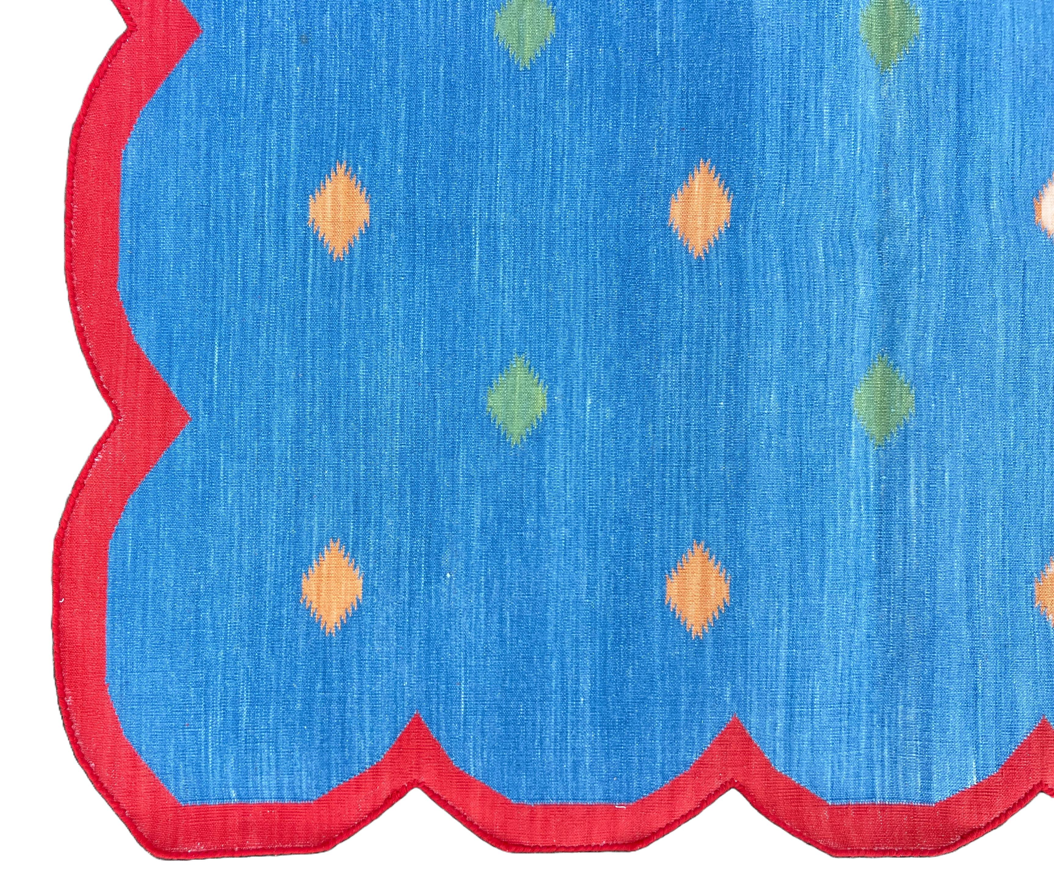 Handmade Cotton Area Flat Weave Rug, 4x6 Blue And Red Diamond Scalloped Dhurrie For Sale 1