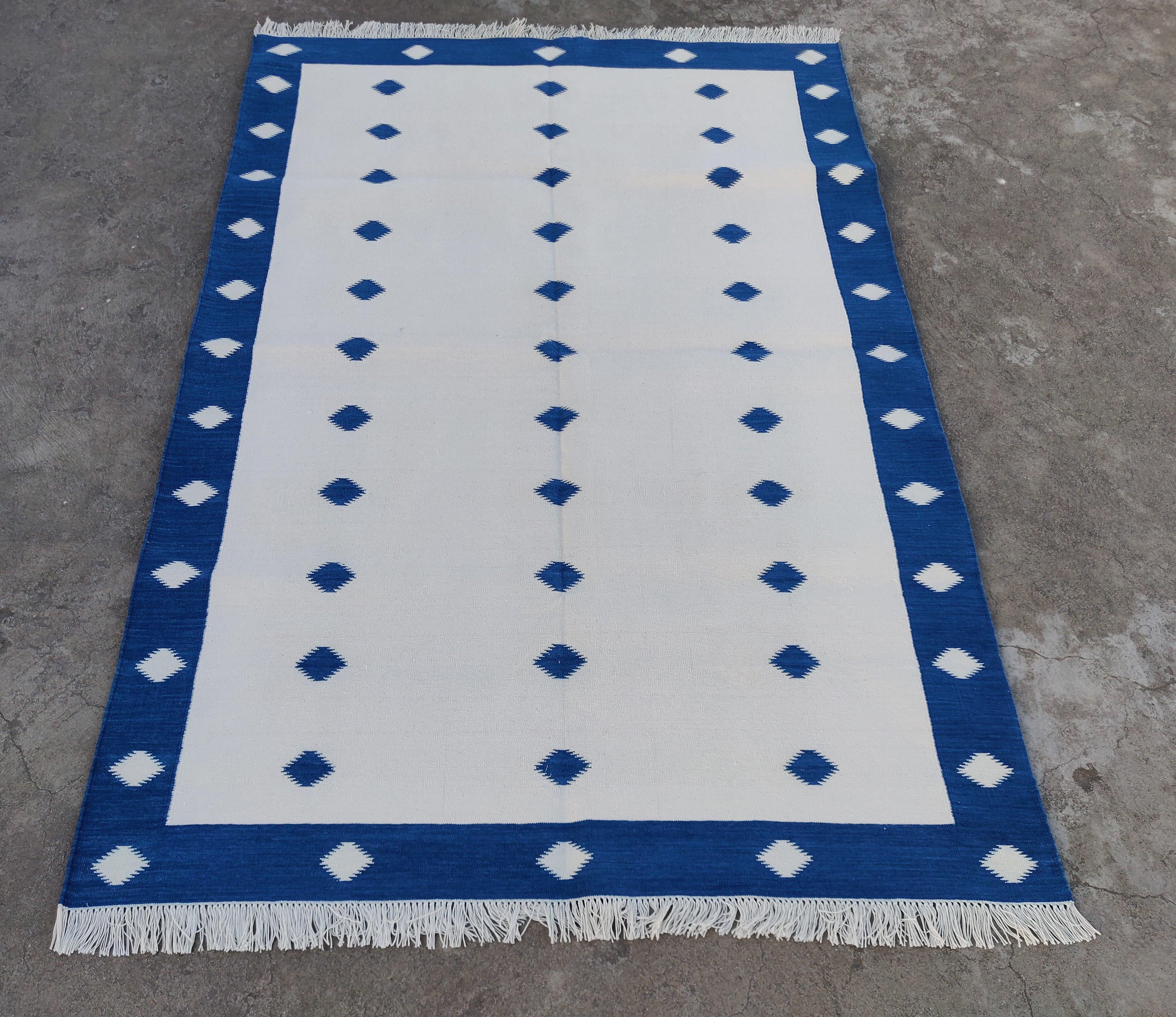 Contemporary Handmade Cotton Area Flat Weave Rug, 4x6 Blue And White Diamond Indian Dhurrie For Sale