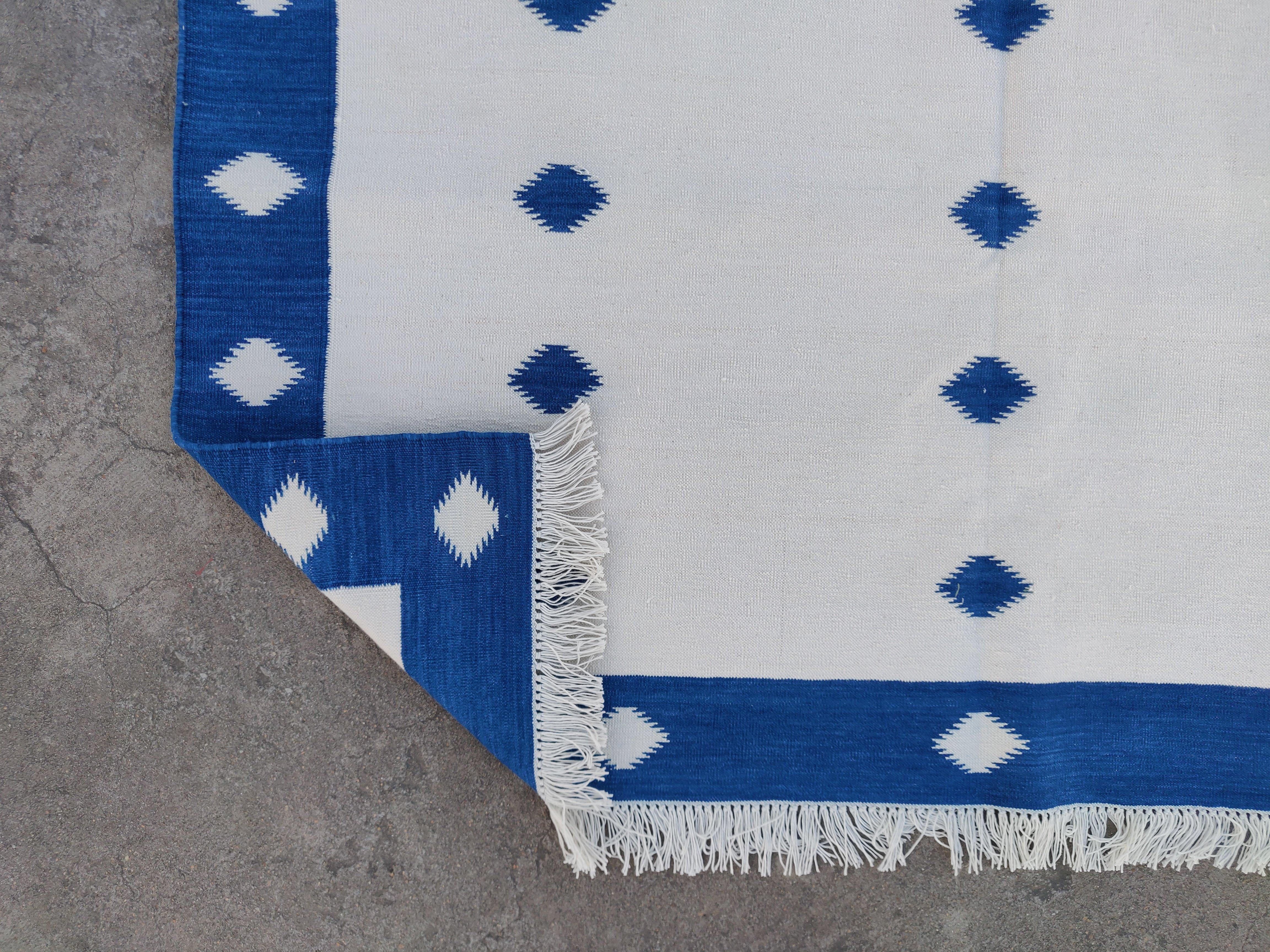 Handmade Cotton Area Flat Weave Rug, 4x6 Blue And White Diamond Indian Dhurrie For Sale 2