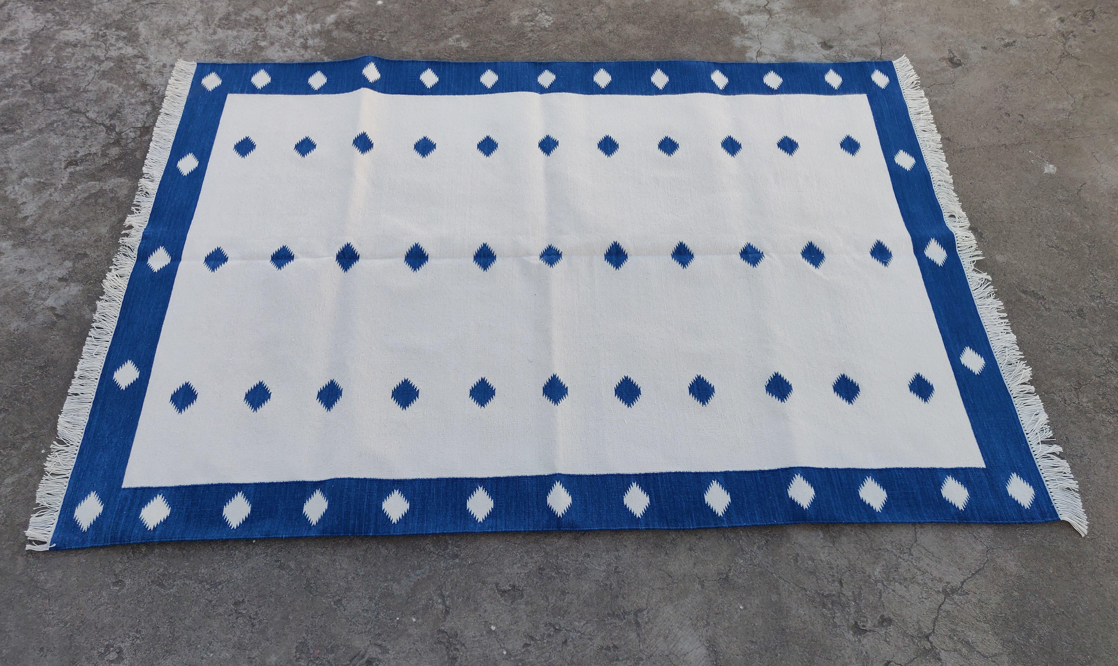 Handmade Cotton Area Flat Weave Rug, 4x6 Blue And White Diamond Indian Dhurrie For Sale 3