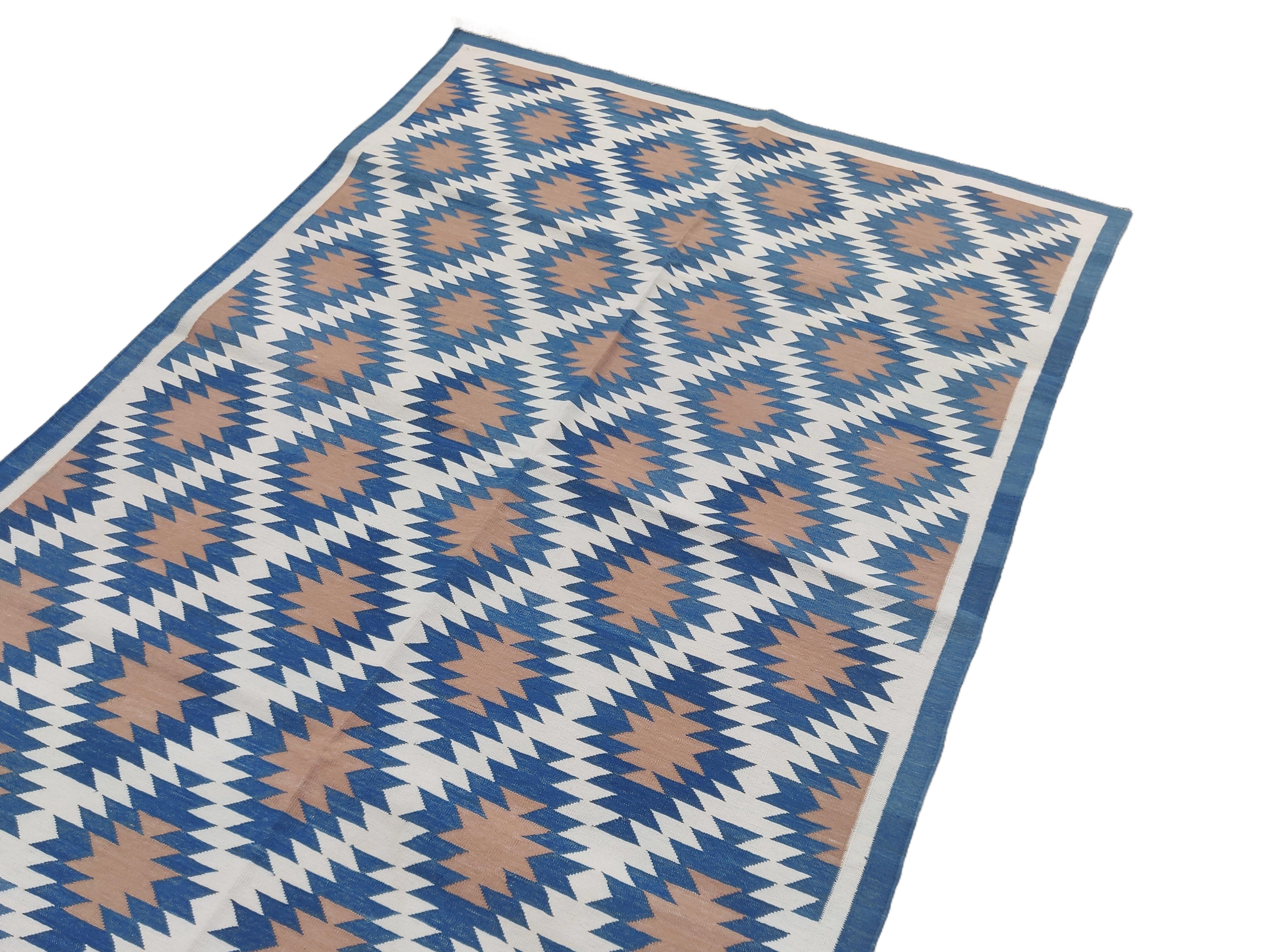 Mid-Century Modern Handmade Cotton Area Flat Weave Rug, 4x6 Blue And White Geometric Indian Dhurrie For Sale