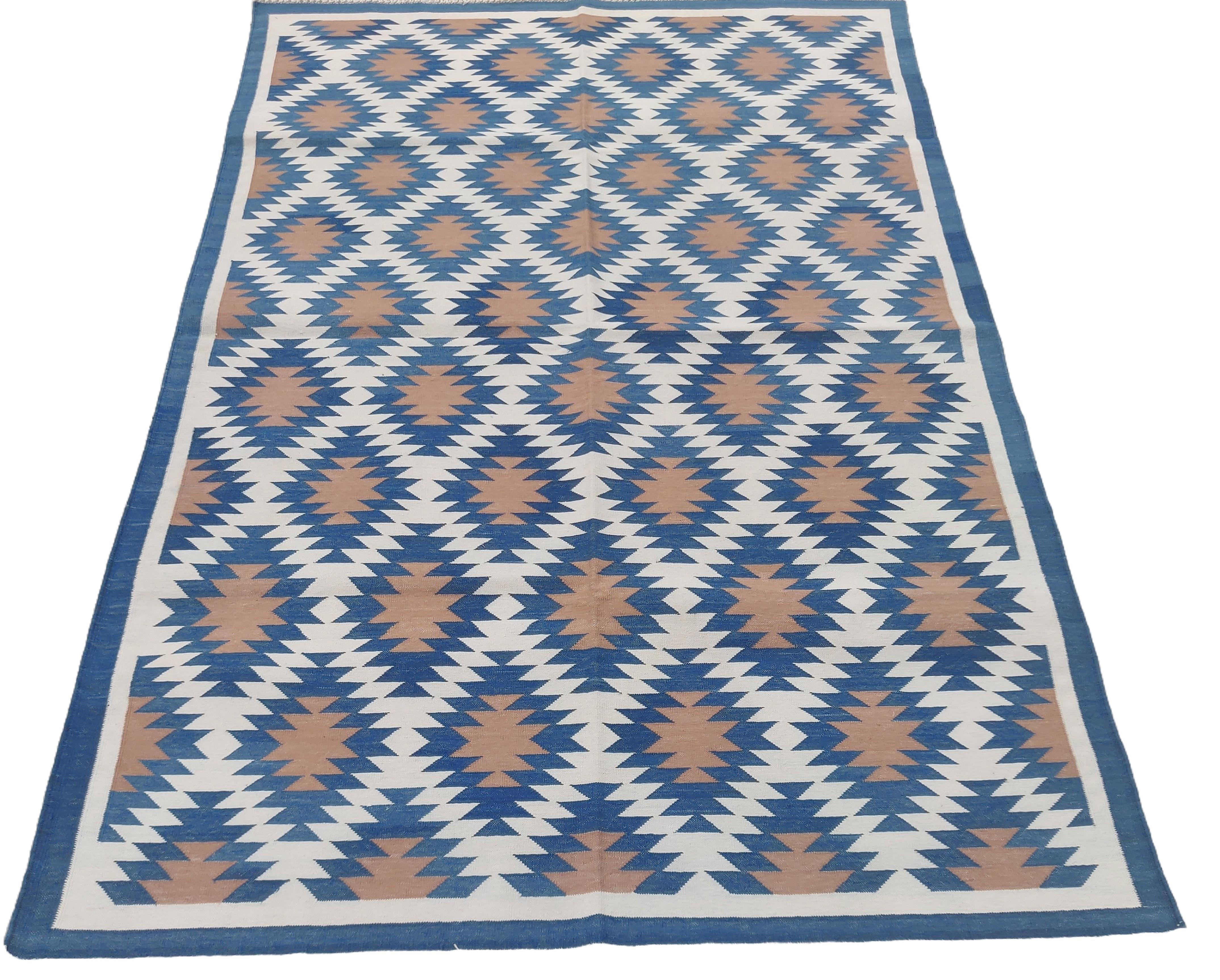 Hand-Woven Handmade Cotton Area Flat Weave Rug, 4x6 Blue And White Geometric Indian Dhurrie For Sale