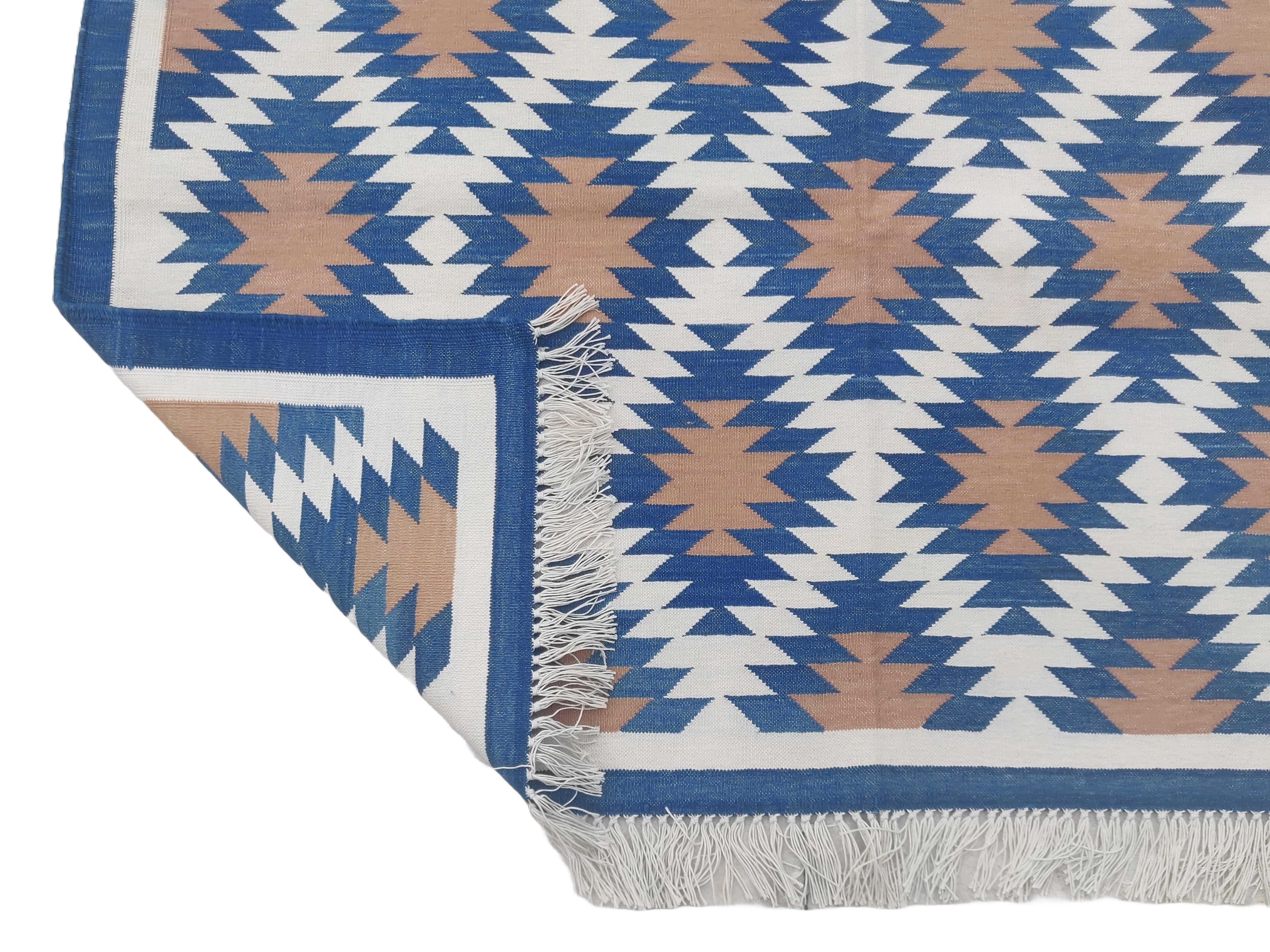 Contemporary Handmade Cotton Area Flat Weave Rug, 4x6 Blue And White Geometric Indian Dhurrie For Sale