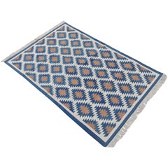 Tapis Dhurrie indien à tissage plat fait à la main, 4 x 6, bleu et blanc
