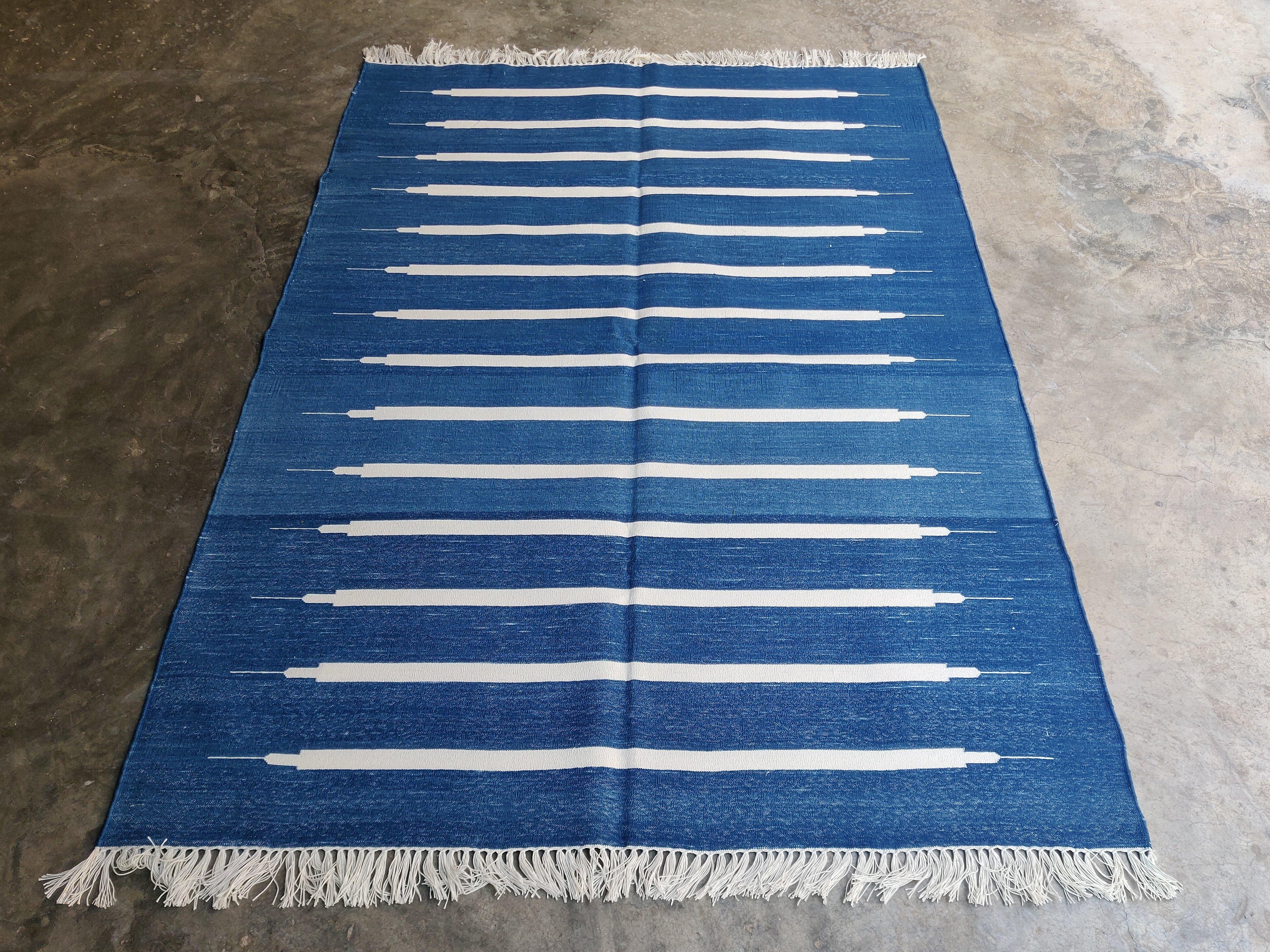 Handmade Cotton Area Flat Weave Rug, 4x6 Blue And White Striped Indian Dhurrie In New Condition For Sale In Jaipur, IN