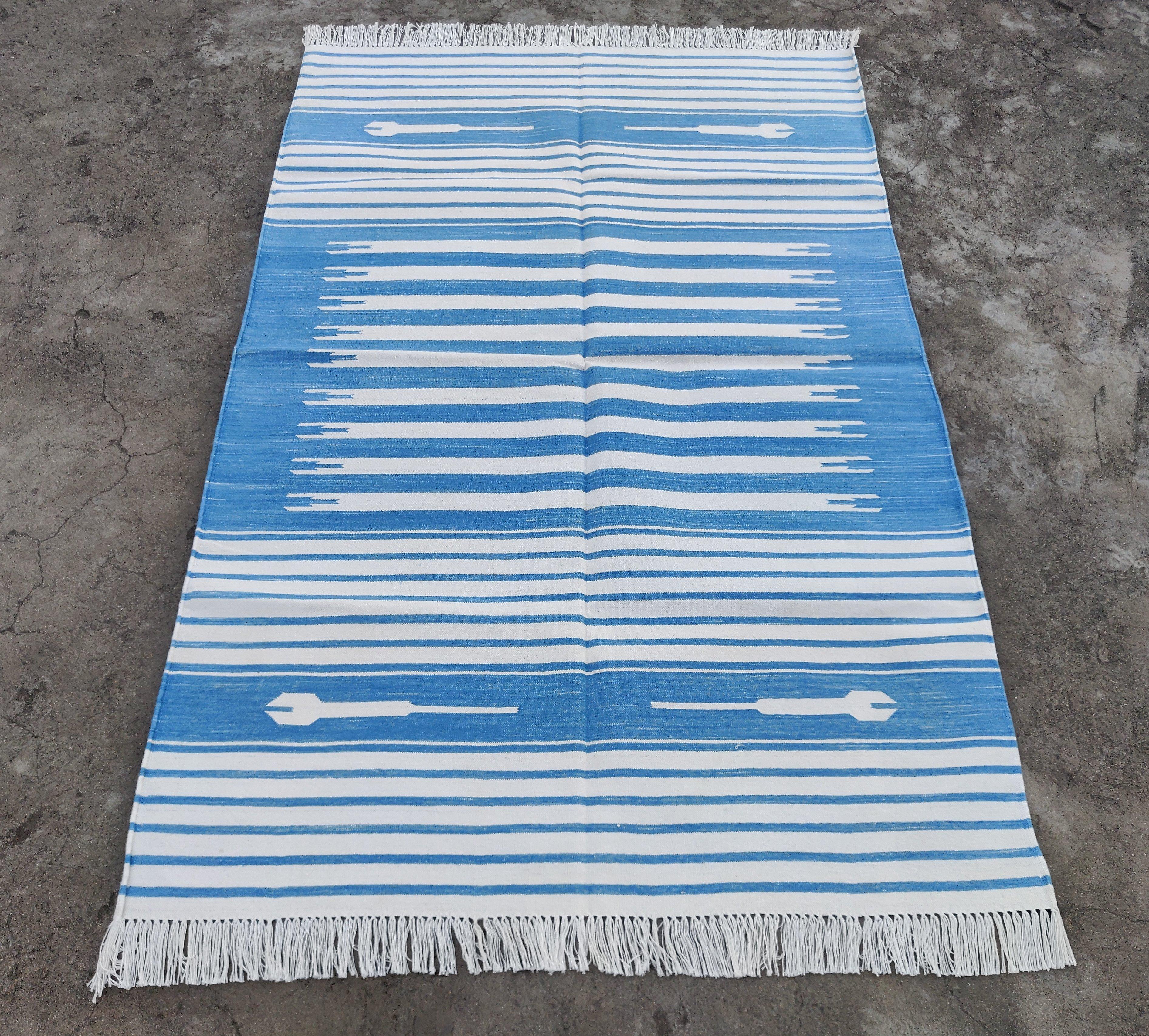 Handmade Cotton Area Flat Weave Rug, 4x6 Blue And White Striped Indian Dhurrie In New Condition For Sale In Jaipur, IN