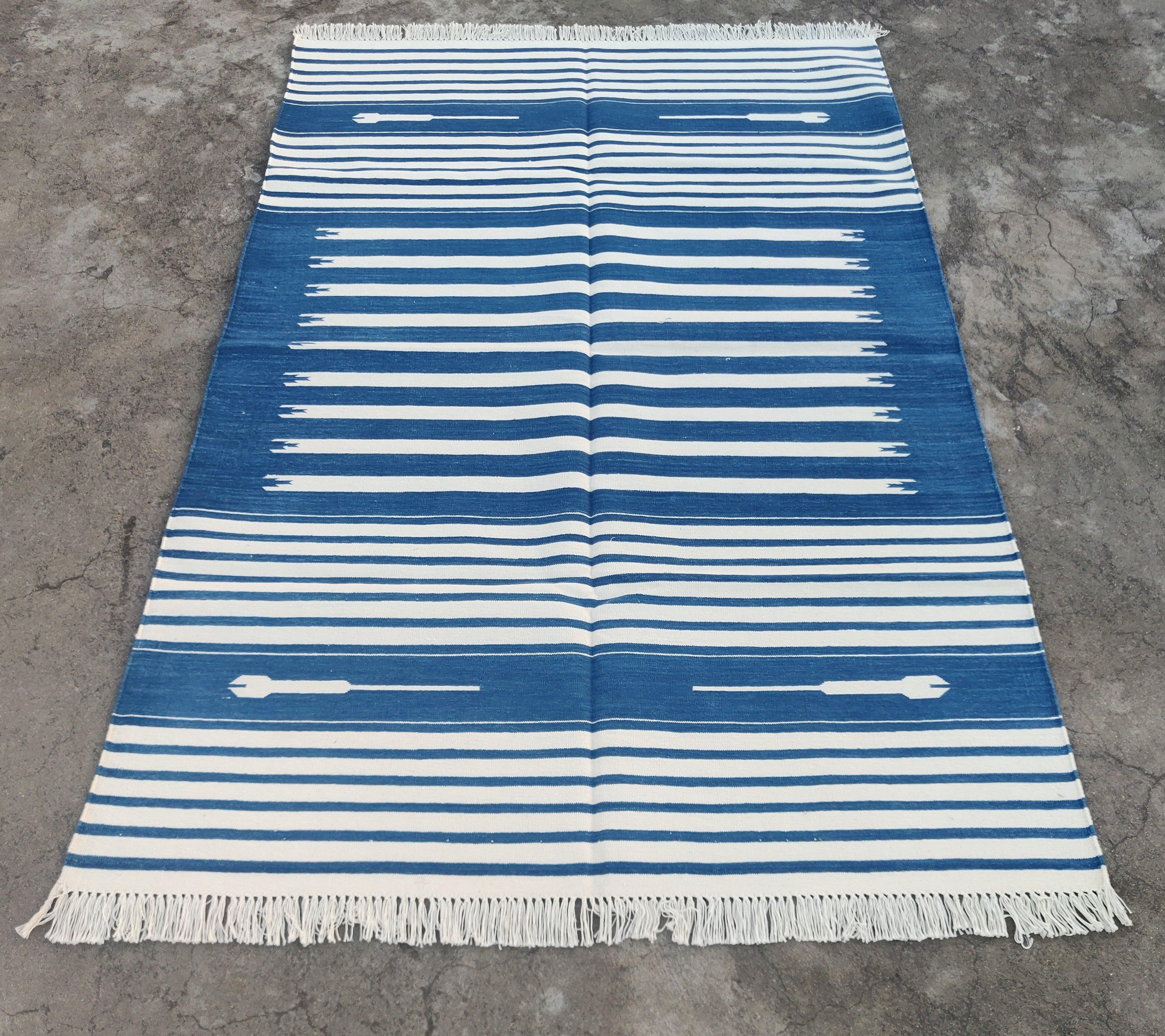 Handmade Cotton Area Flat Weave Rug, 4x6 Blue And White Striped Indian Dhurrie In New Condition For Sale In Jaipur, IN