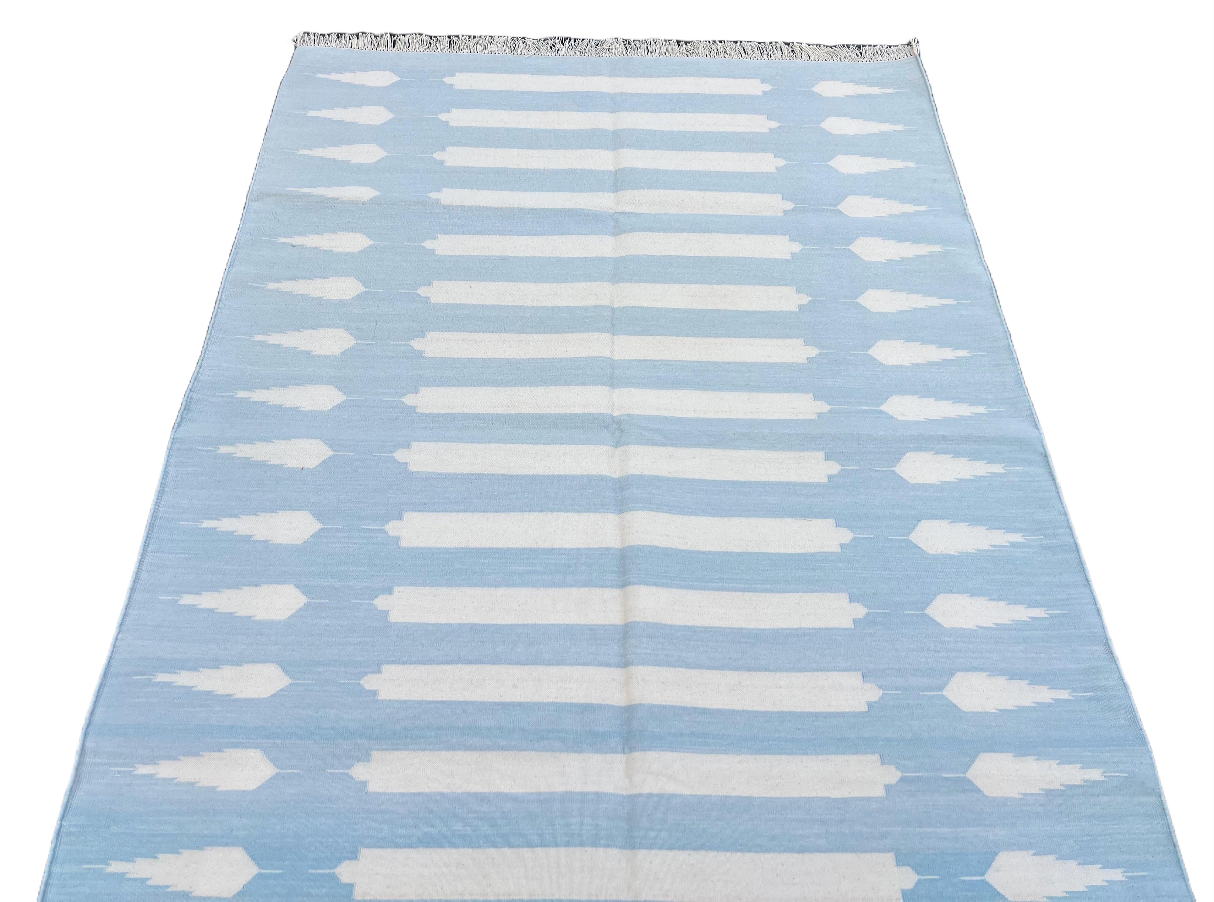 Handmade Cotton Area Flat Weave Rug, 4x6 Blue And White Striped Indian Dhurrie In New Condition For Sale In Jaipur, IN