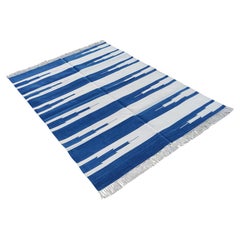 Tapis Dhurrie indien à rayures bleues et blanches fait à la main, 4 x 6