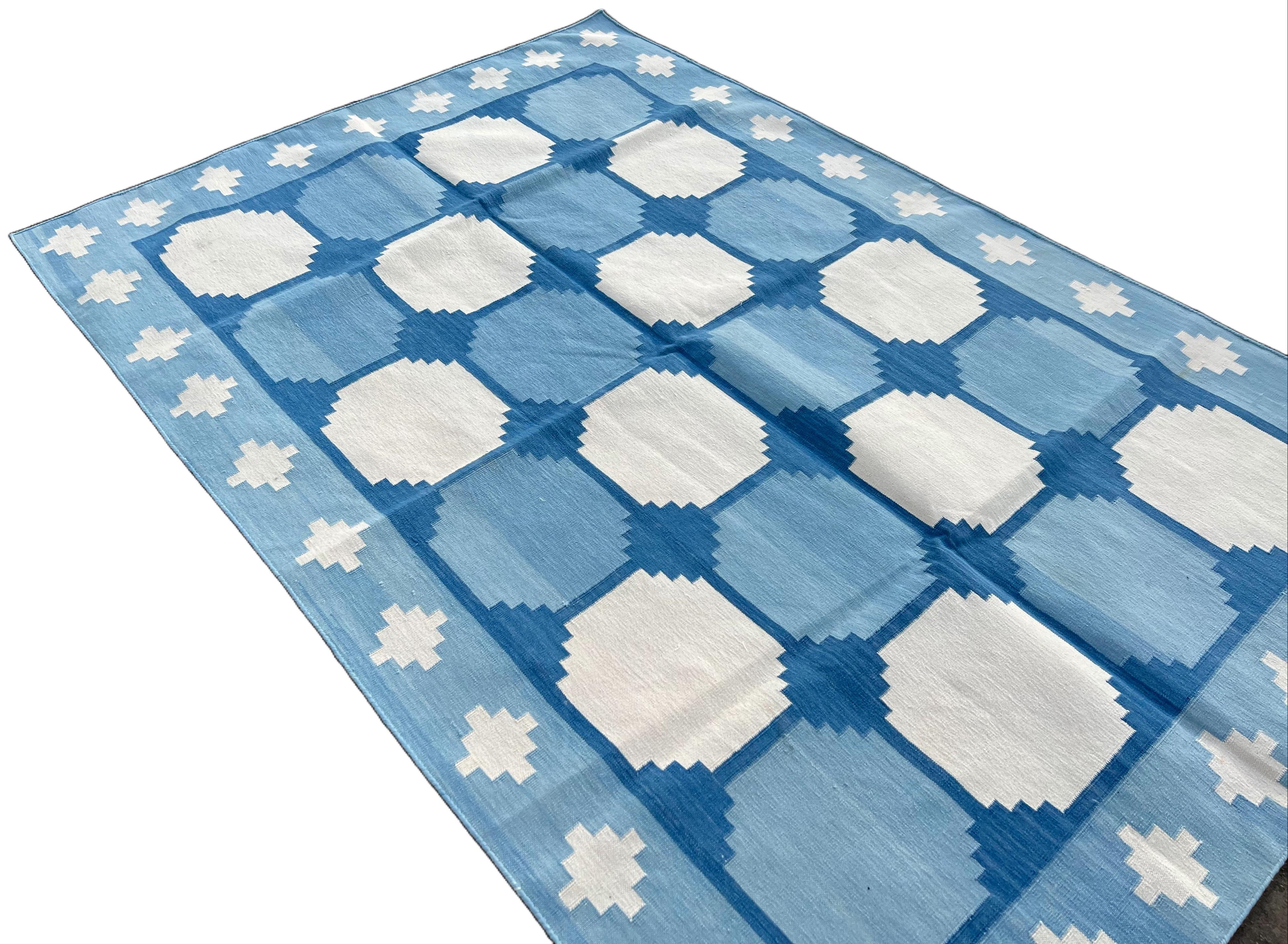 Hand-Woven Handmade Cotton Area Flat Weave Rug, 4x6 Blue And White Tile Indian Dhurrie Rug For Sale