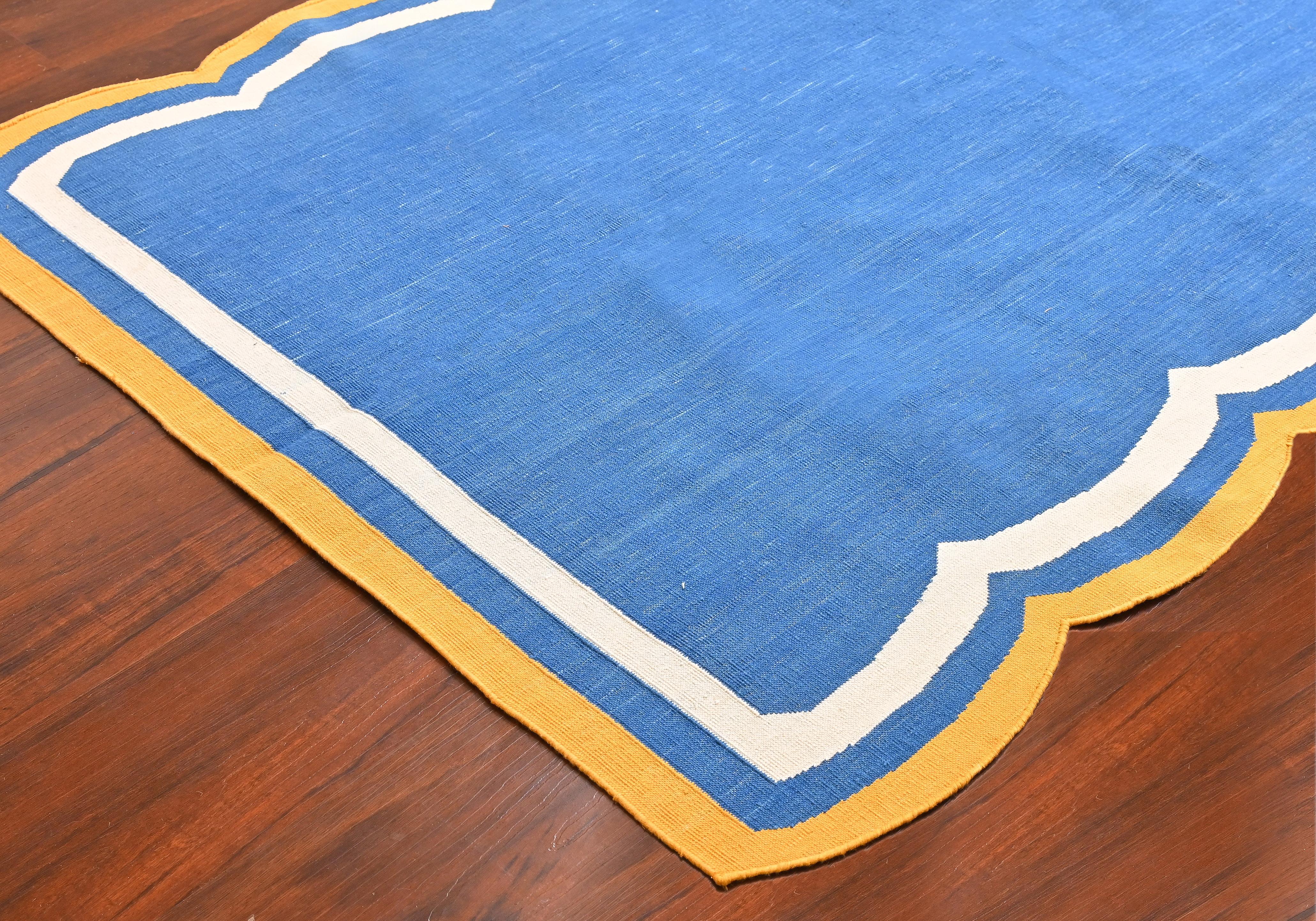 Handmade Cotton Area Flat Weave Rug, 4x6 Blue And Yellow Scallop Indian Dhurrie In New Condition For Sale In Jaipur, IN