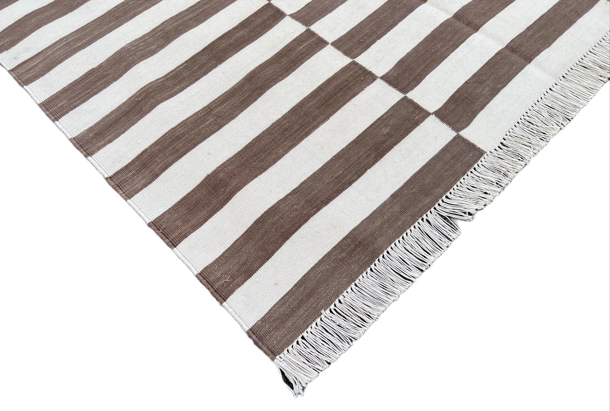 Handmade Cotton Area Flat Weave Rug, 4x6 Brown And White Striped Indian Dhurrie In New Condition For Sale In Jaipur, IN