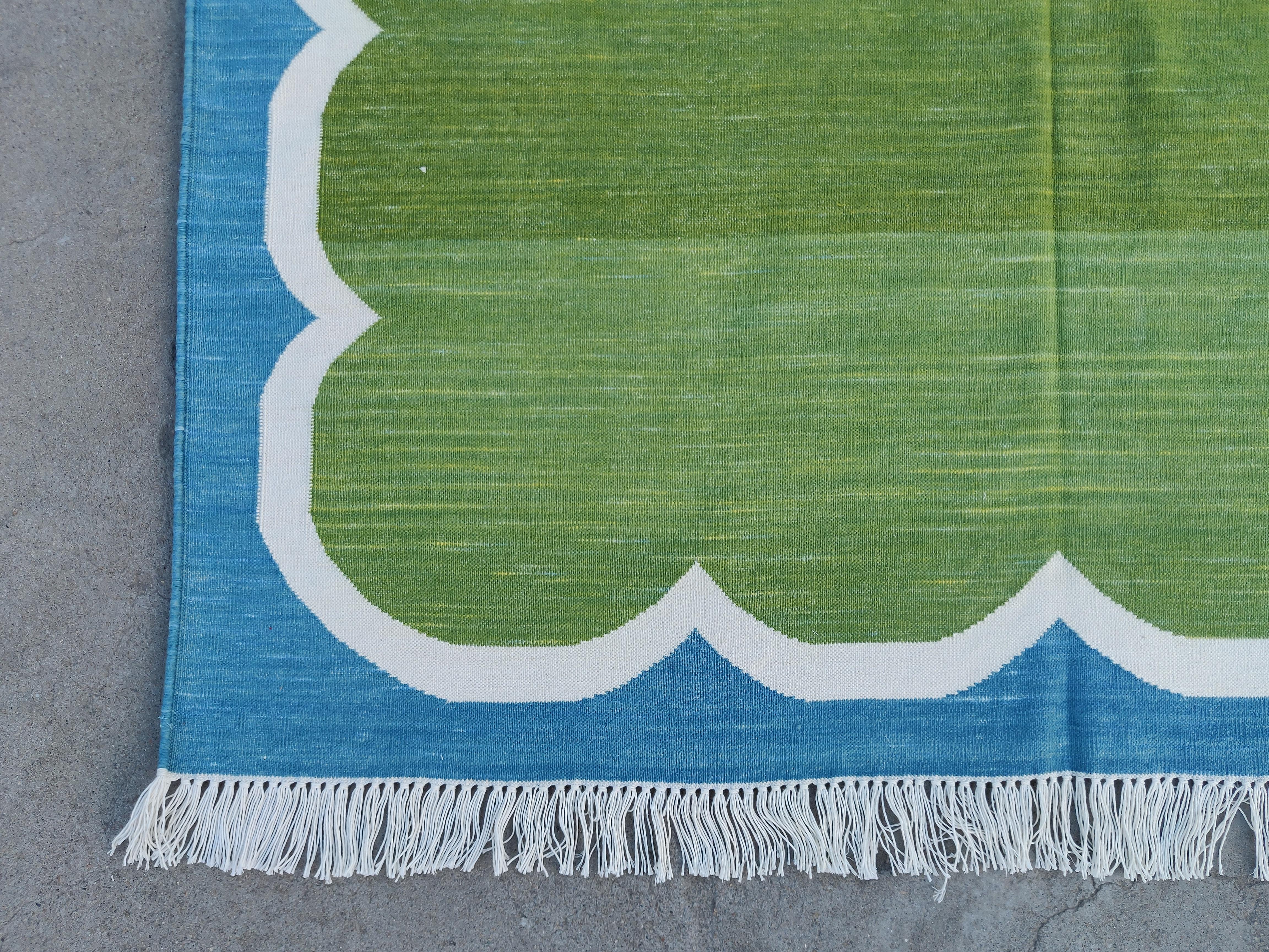 Handmade Cotton Area Flat Weave Rug, 4x6 Green And Blue Scalloped Indian Dhurrie For Sale 4