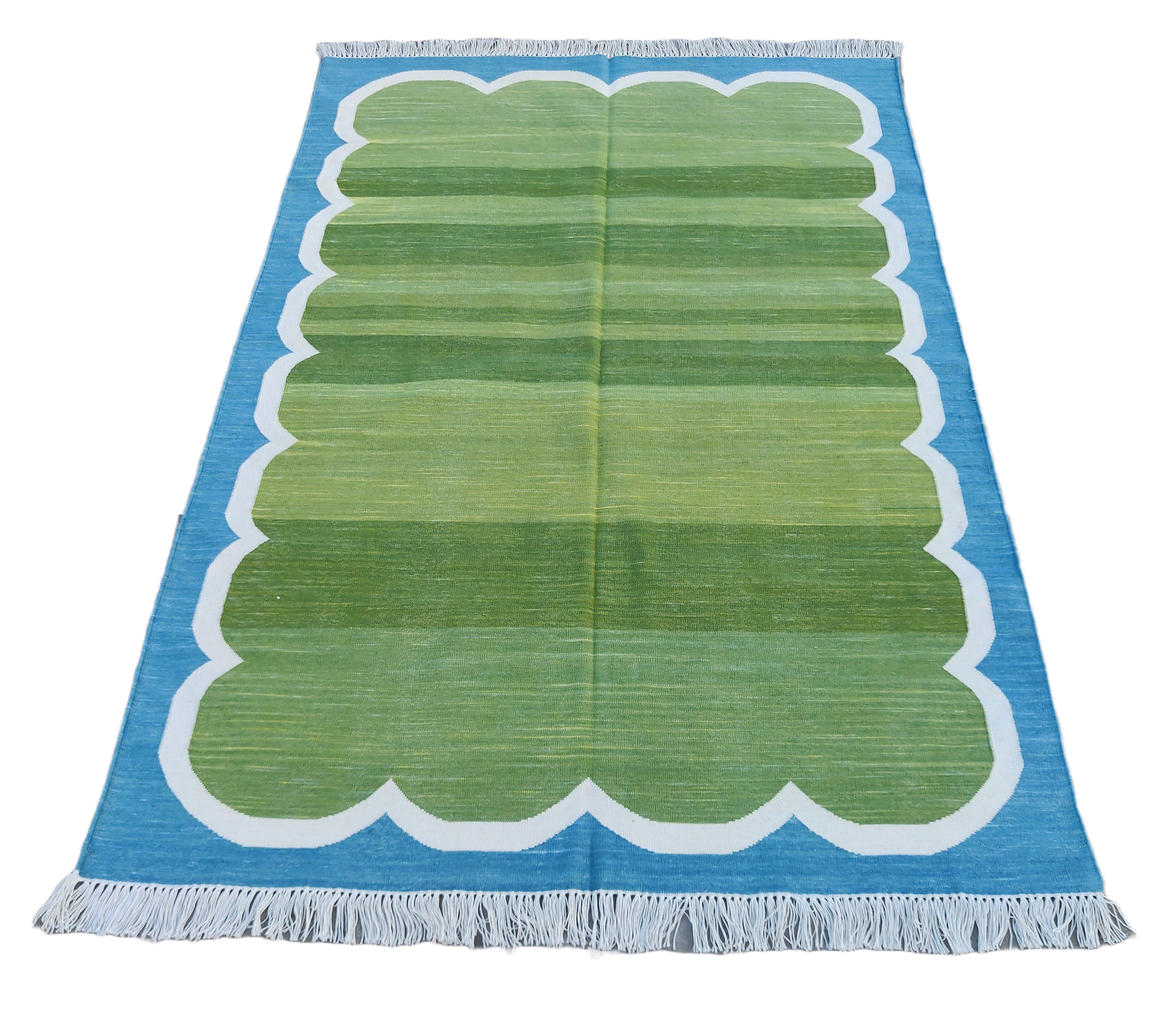Handmade Cotton Area Flat Weave Rug, 4x6 Green And Blue Scalloped Indian Dhurrie In New Condition For Sale In Jaipur, IN