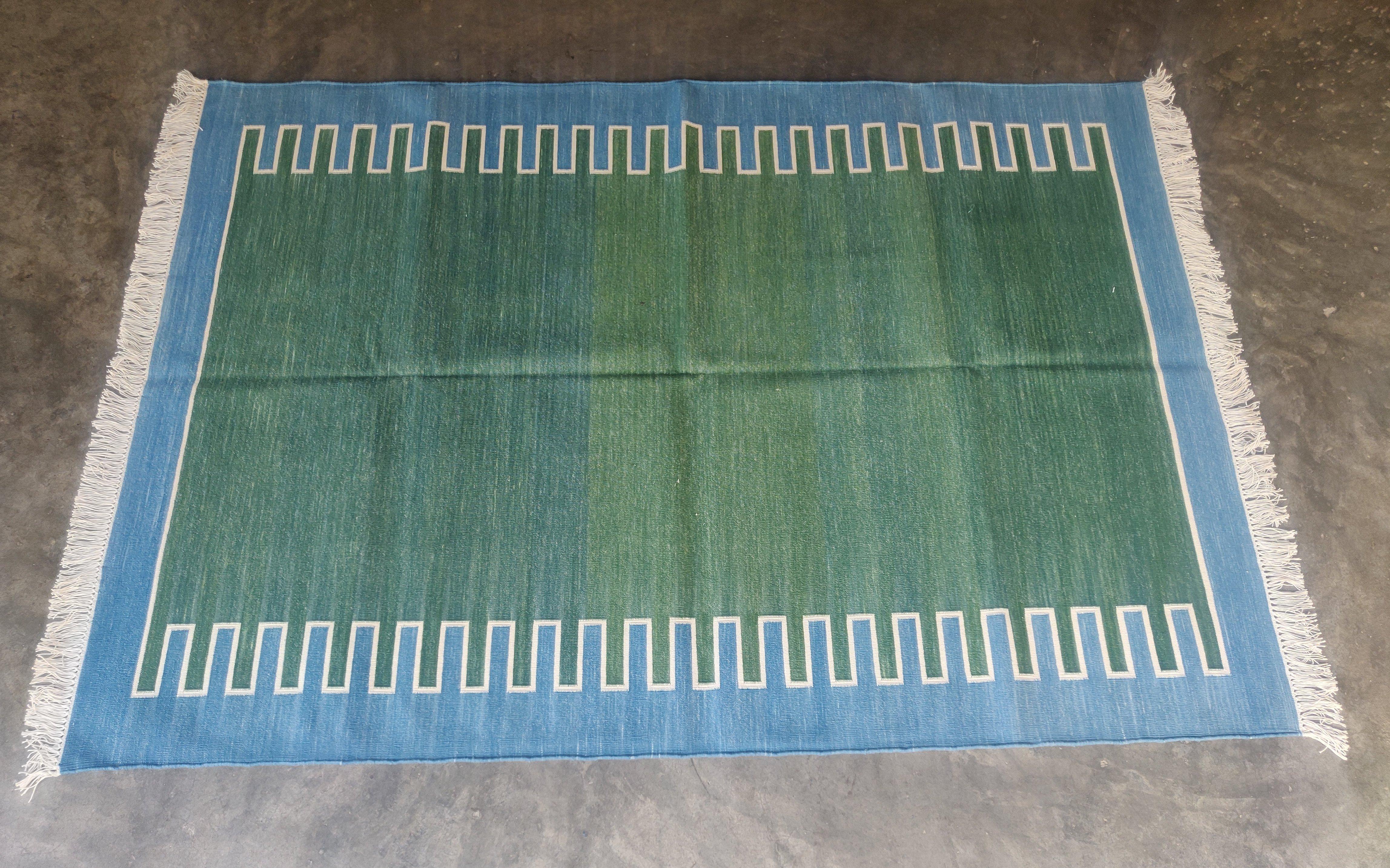 Mid-Century moderno Tappeto a tessitura piatta in cotone fatto a mano, 4x6 Greene & Greene blu a strisce Zig Zag in vendita