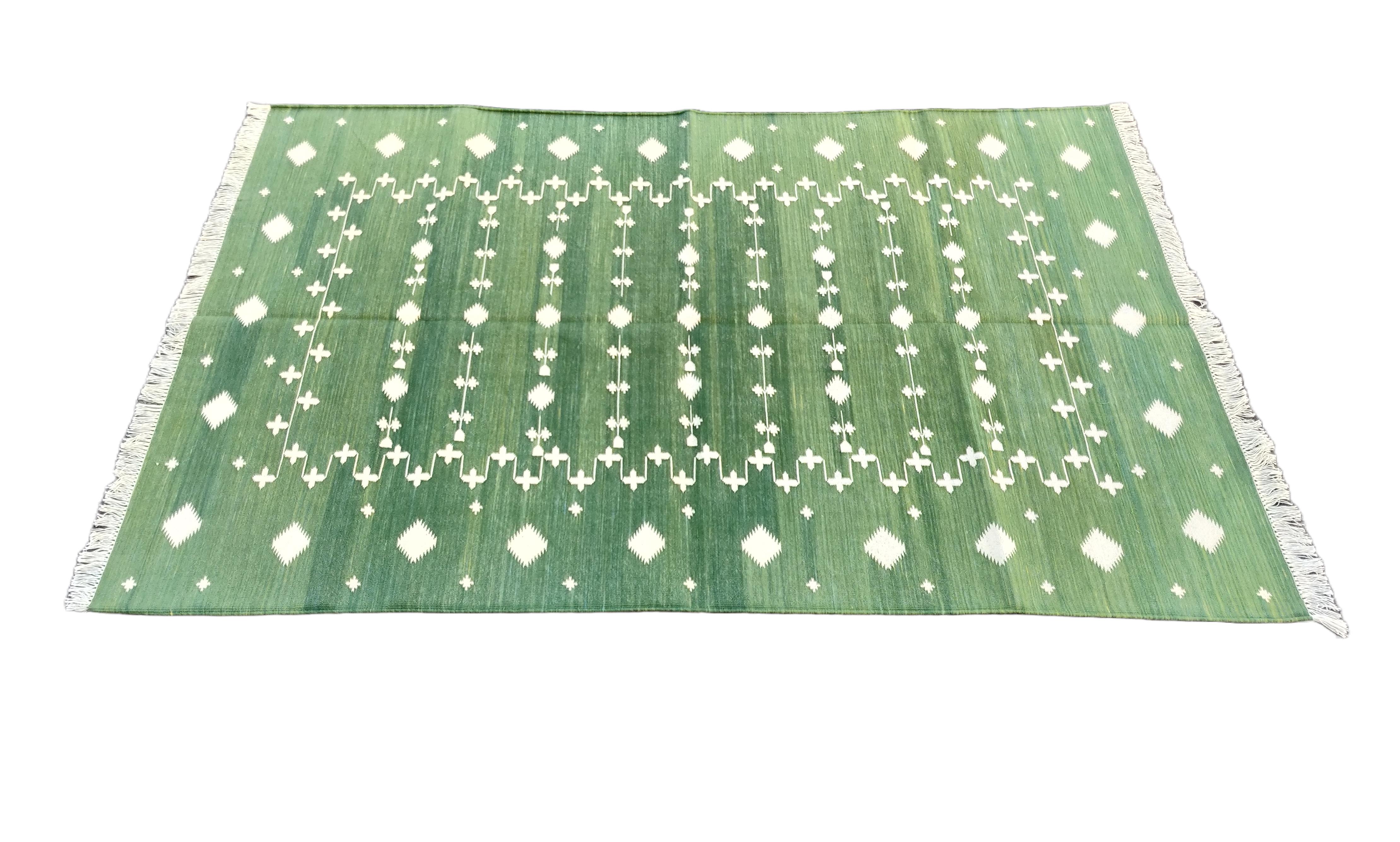 Handgefertigter Flachgewebe-Teppich aus Baumwolle, 4x6 grüner Shooting Star Indischer Dhurrie-Teppich im Angebot 4